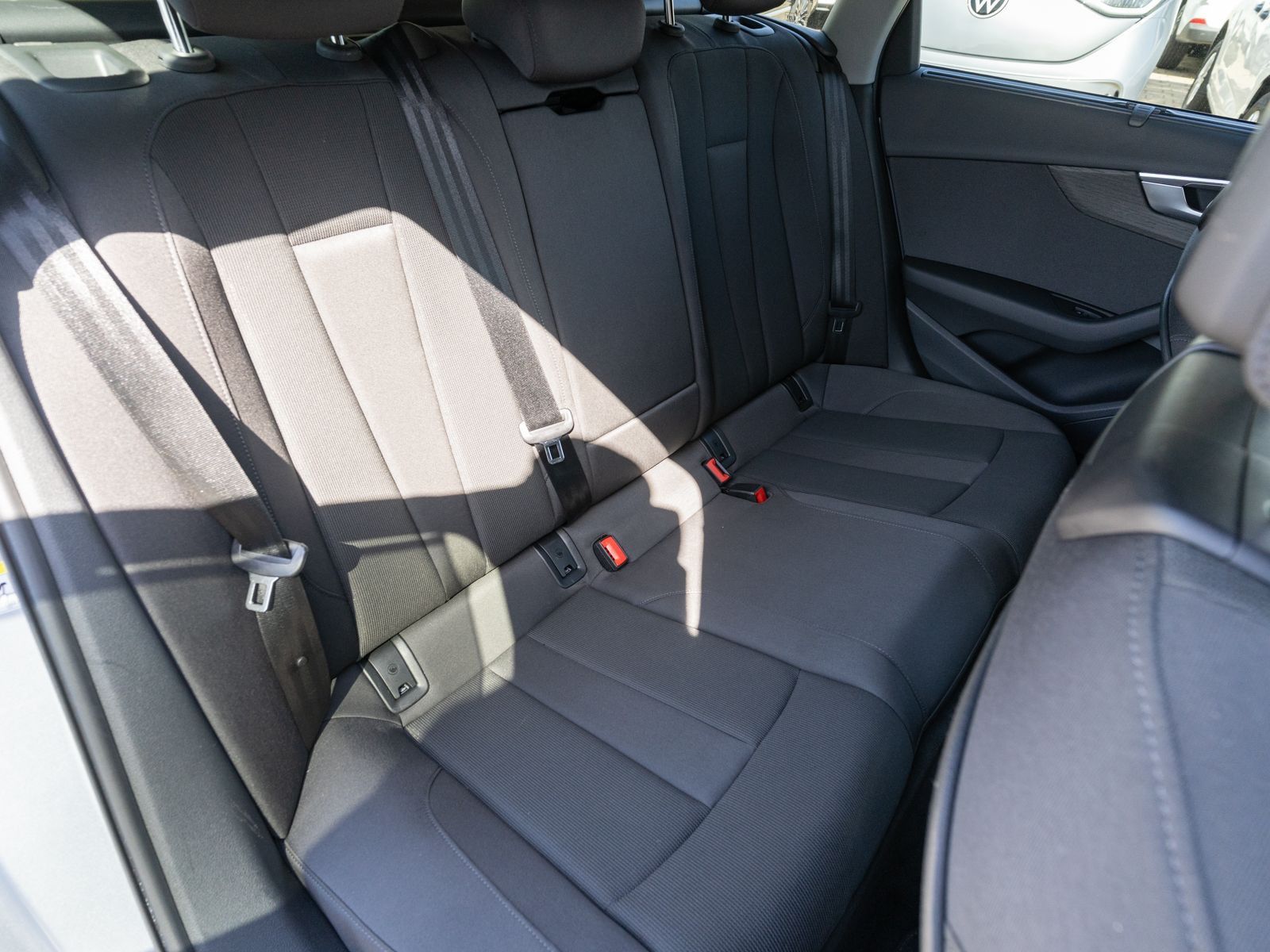 Fahrzeugabbildung Audi A4 Avant advanced 40TDI quattro Stron 360° Stdhz