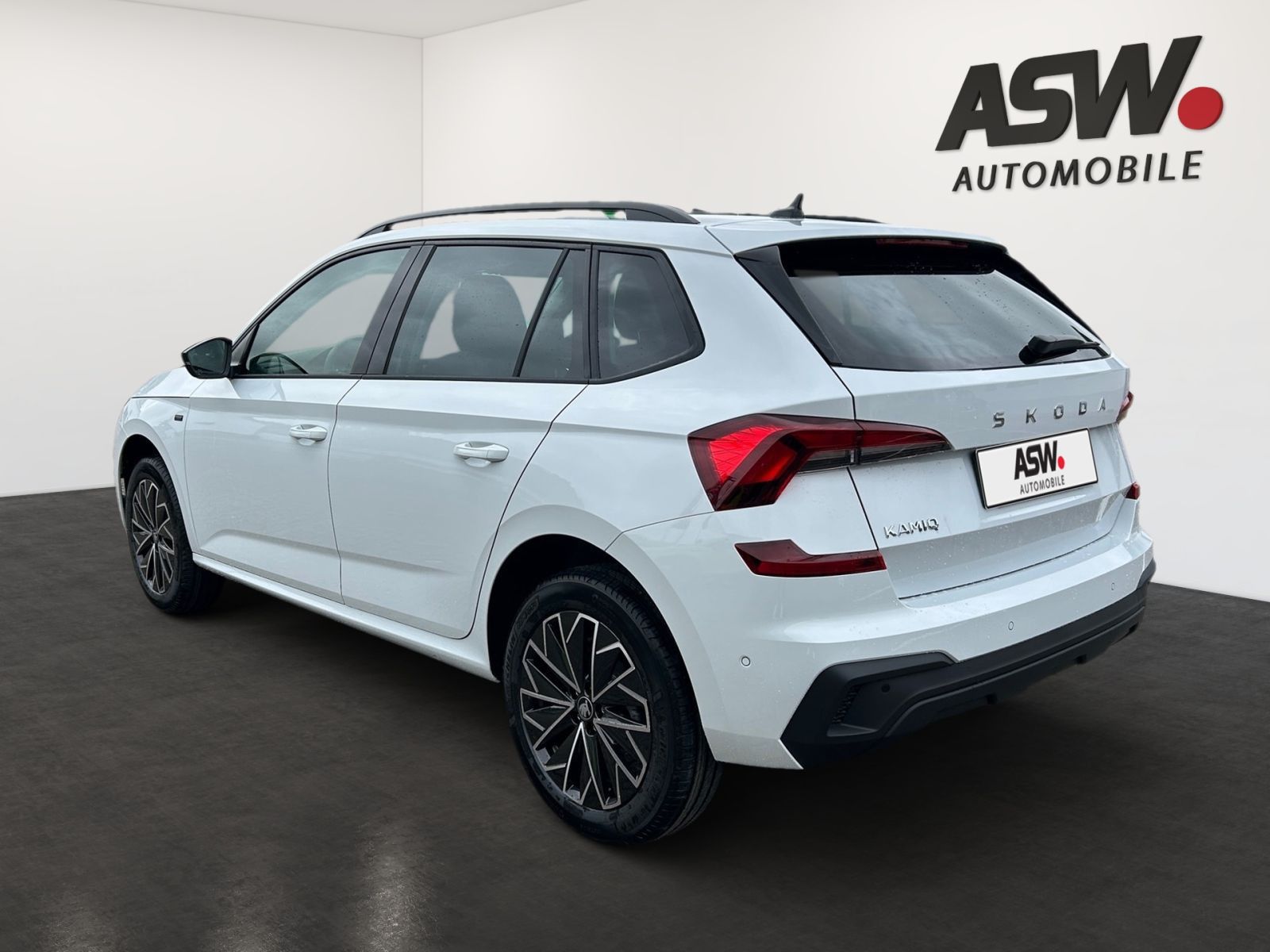 Fahrzeugabbildung SKODA Kamiq Tour 1,0 TSI 116PS DSG ACC LED RFK SHZ AHK