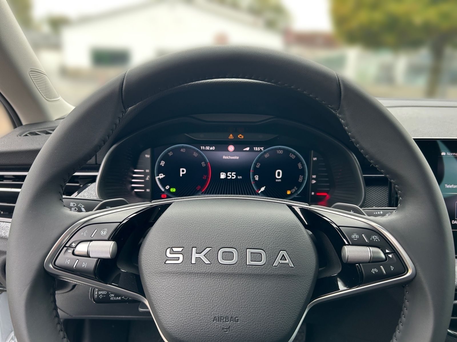 Fahrzeugabbildung SKODA Kamiq Tour 1,0 TSI 116PS DSG ACC LED RFK SHZ AHK