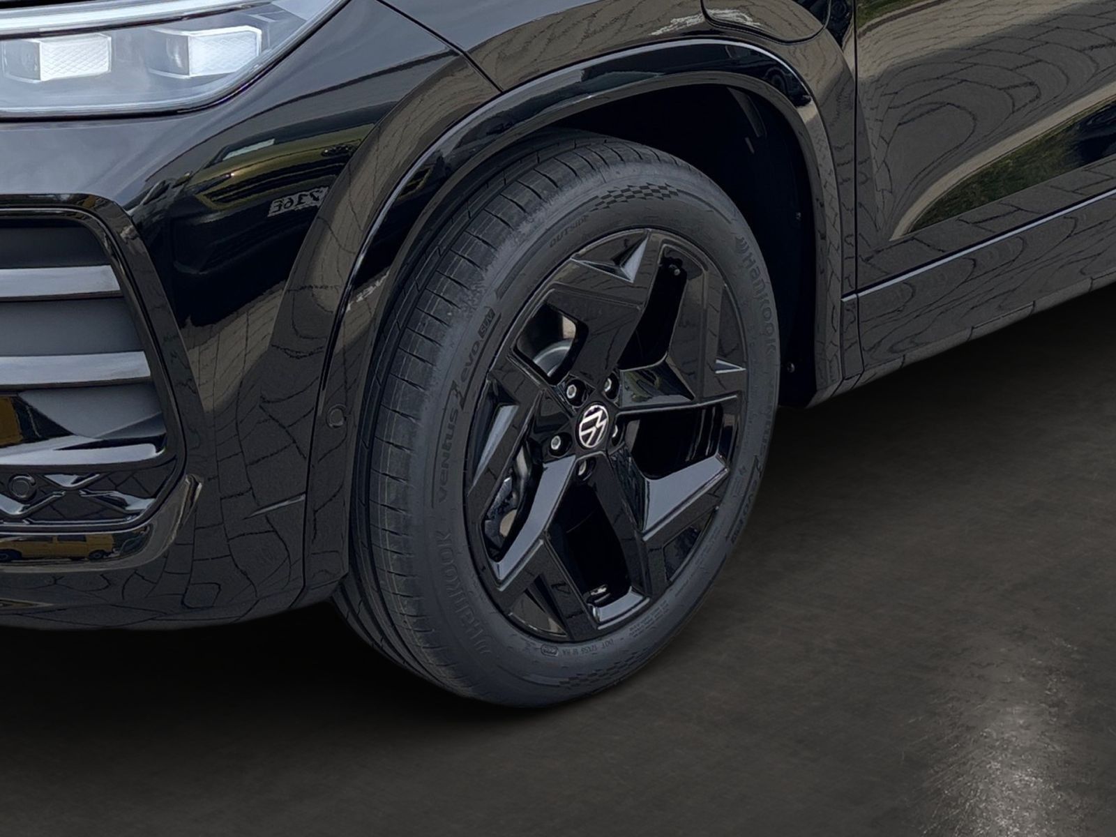 Fahrzeugabbildung Volkswagen Tayron R-Line 1.5 eHybrid DSG *AHK IQ.Drive*