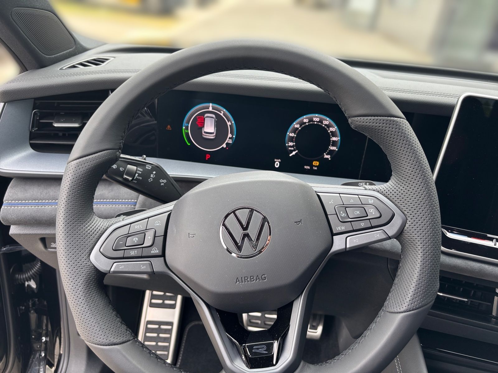 Fahrzeugabbildung Volkswagen Tayron R-Line 1.5 eHybrid DSG *AHK IQ.Drive*