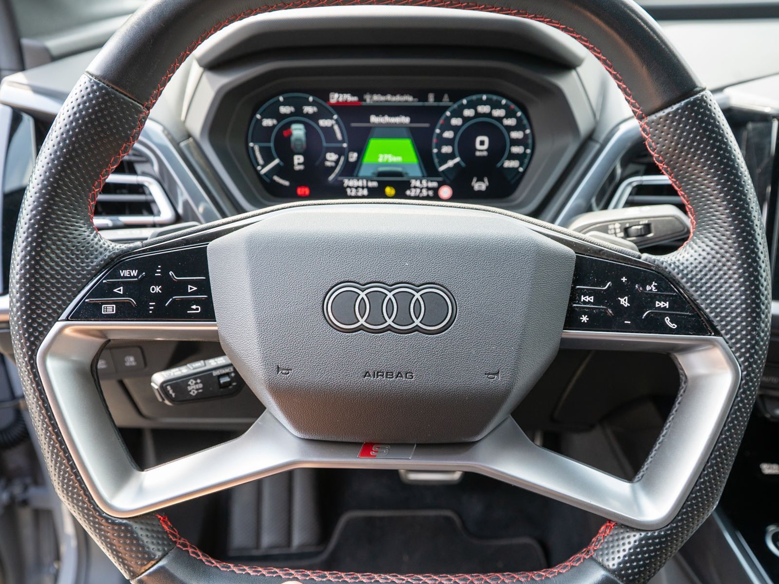 Fahrzeugabbildung Audi Q4 Sportback S line 50 e-tron quatt Navi RFK HUD