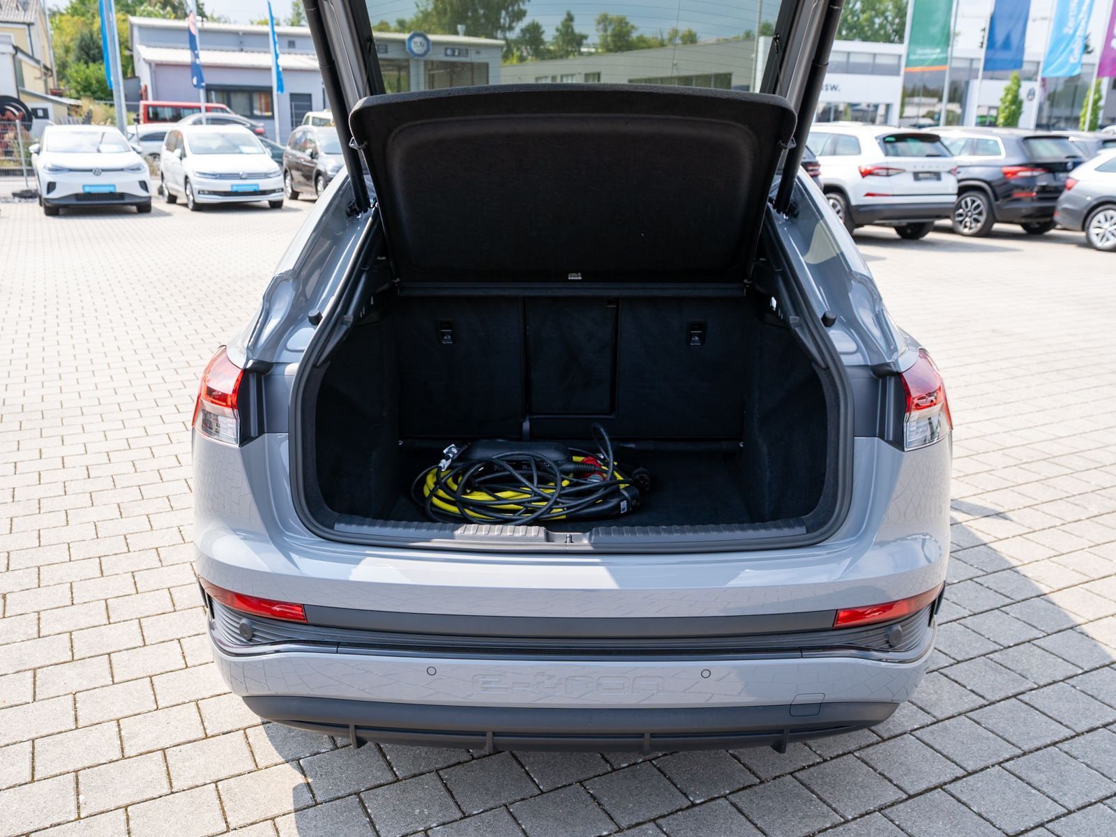 Fahrzeugabbildung Audi Q4 Sportback S line 50 e-tron quatt Navi RFK HUD