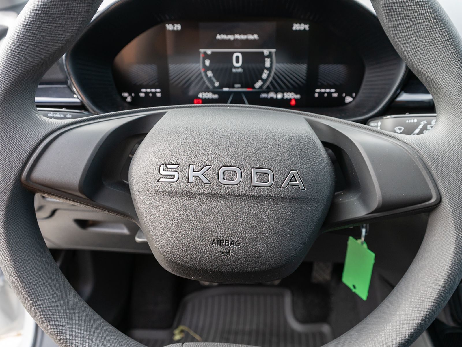 Fahrzeugabbildung SKODA Fabia Essence 1.0 MPI Klima Bluetooth PDC