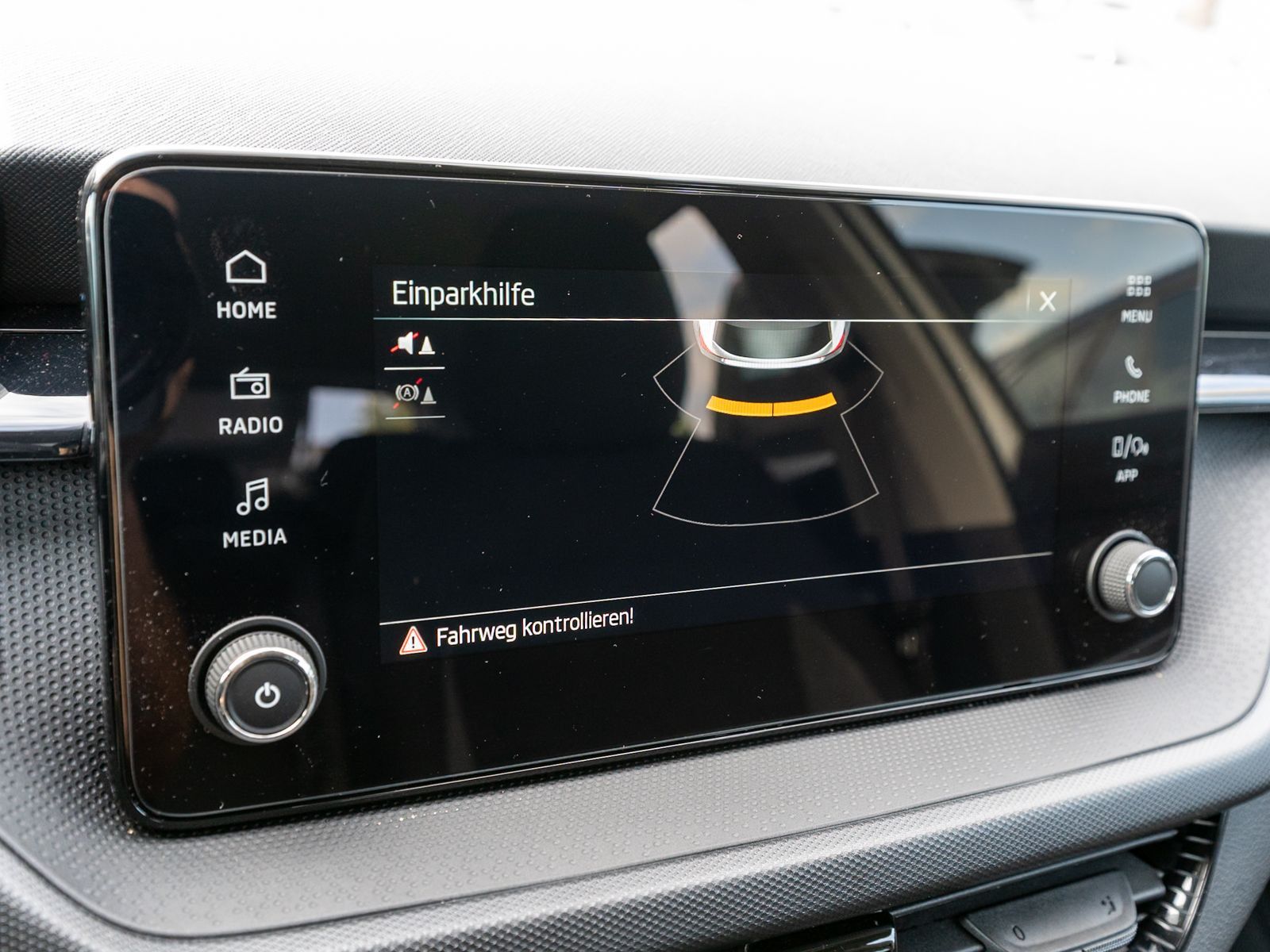 Fahrzeugabbildung SKODA Fabia Essence 1.0 MPI Klima Bluetooth PDC