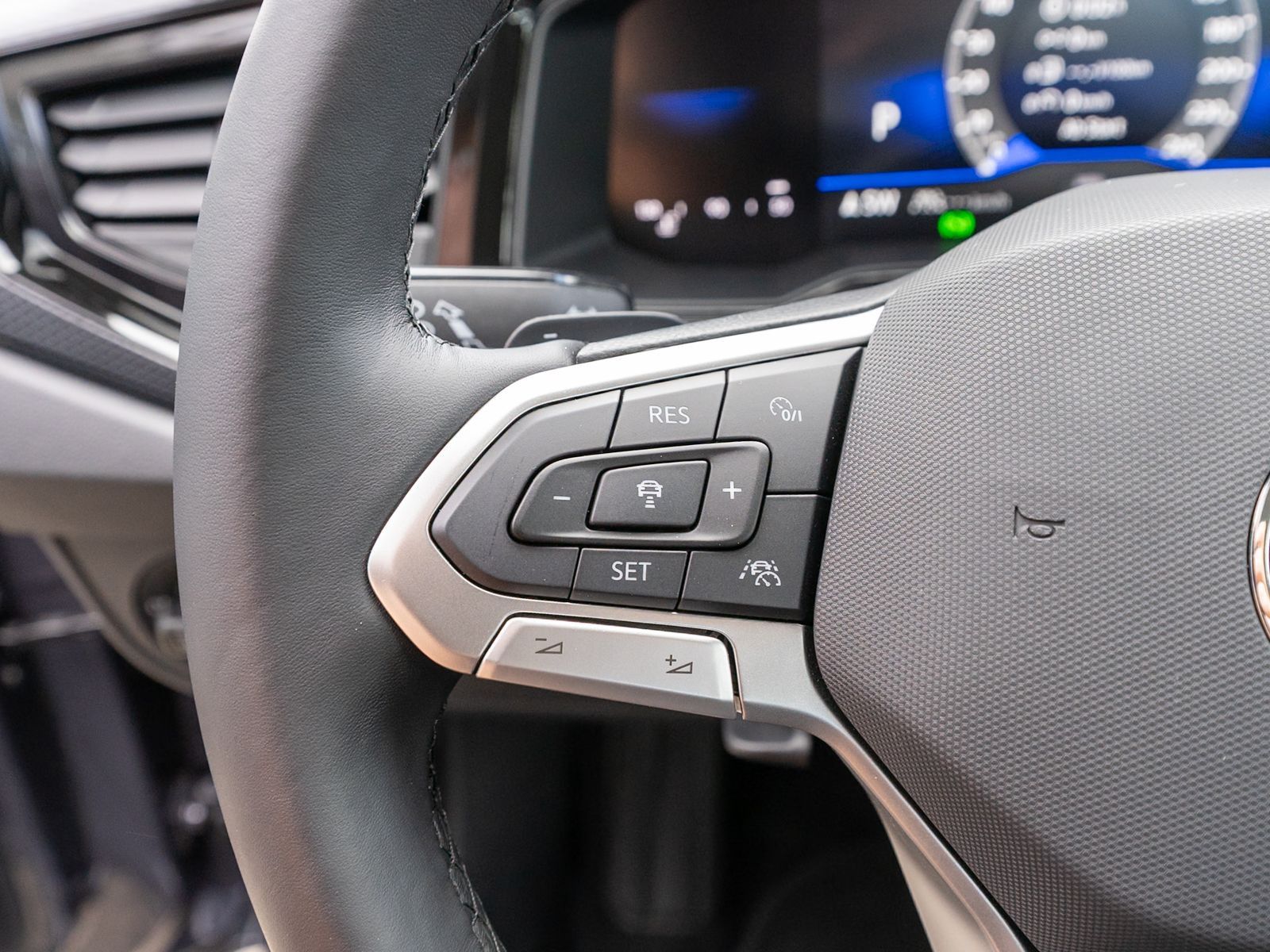 Fahrzeugabbildung Volkswagen Taigo Life 1.0 TSI DSG LED Navi RFK ACC SHZ