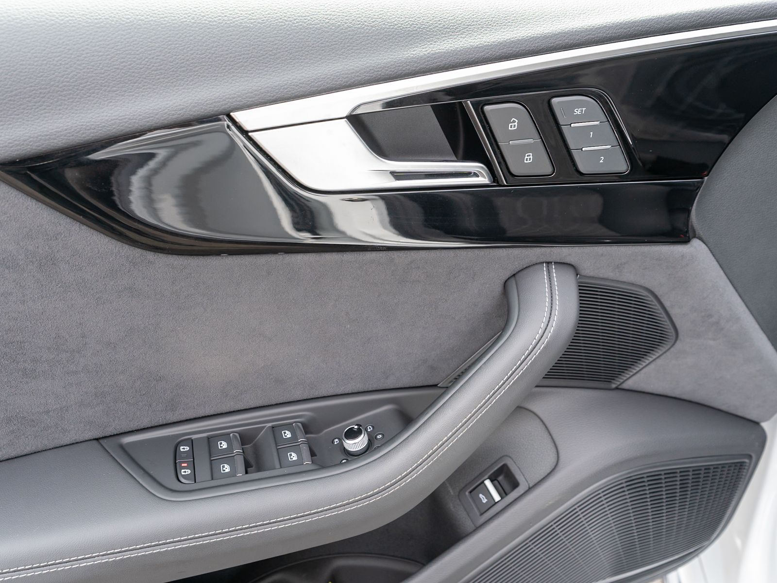 Fahrzeugabbildung Audi RS4 Avant 2.9 TFSI quattro Navi Matrix Pano HUD