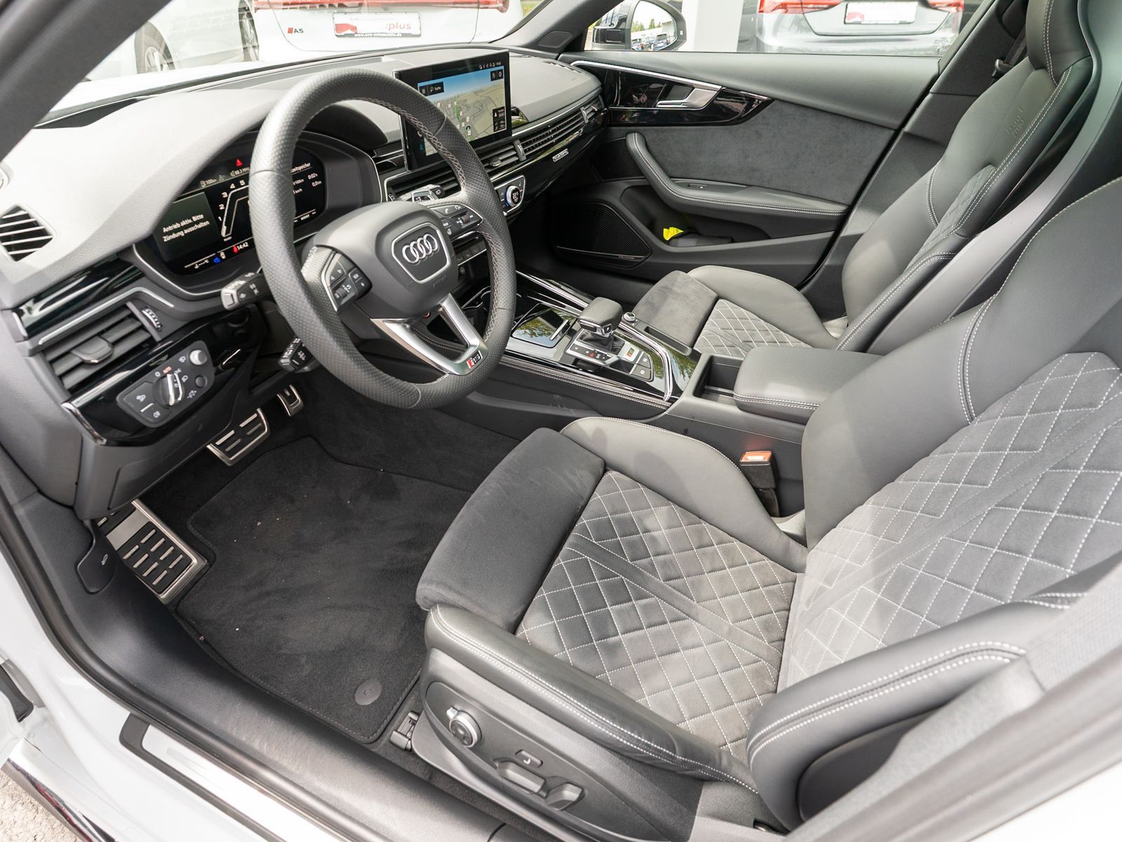 Fahrzeugabbildung Audi RS4 Avant 2.9 TFSI quattro Navi Matrix Pano HUD