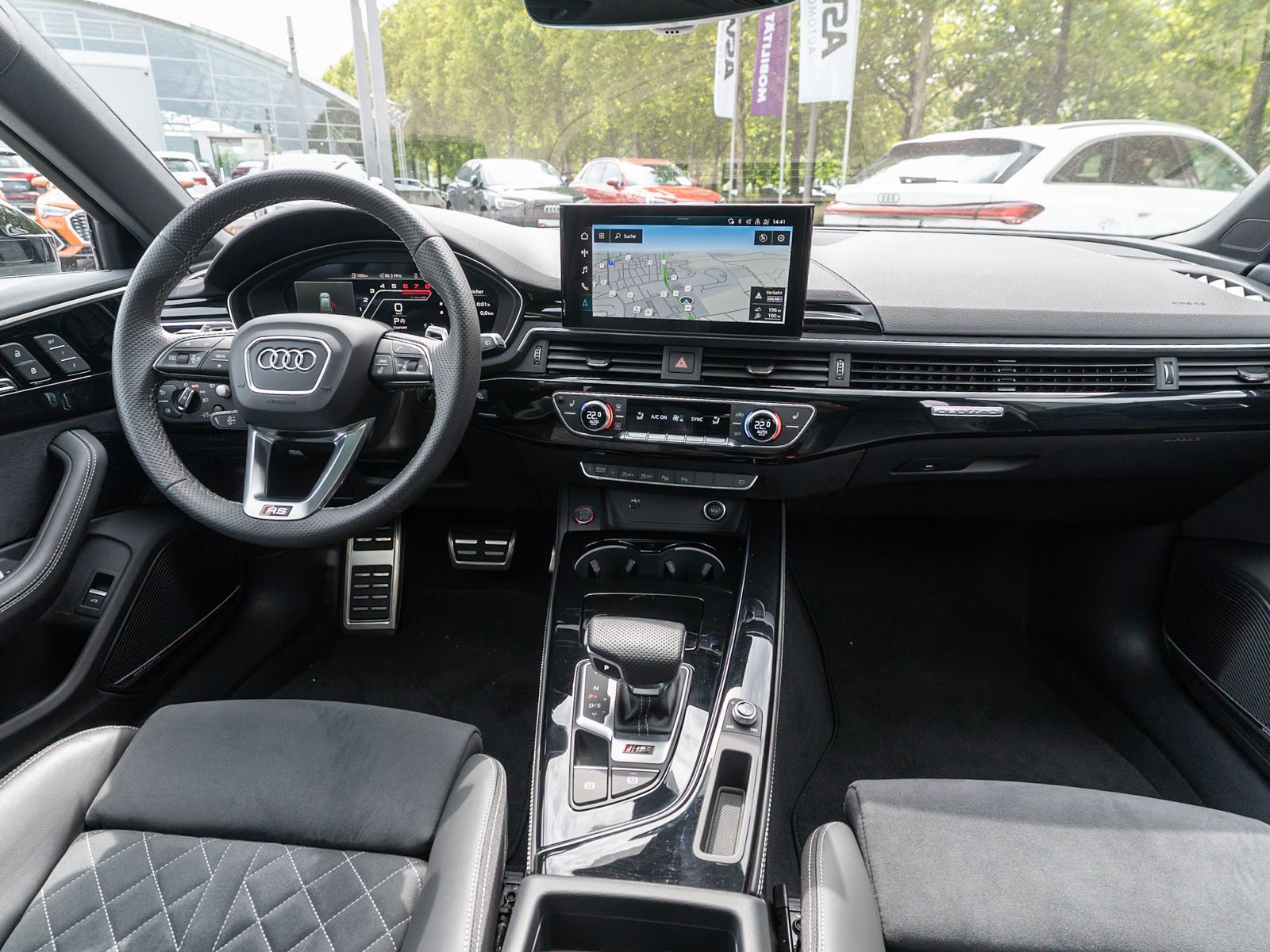 Fahrzeugabbildung Audi RS4 Avant 2.9 TFSI quattro Navi Matrix Pano HUD