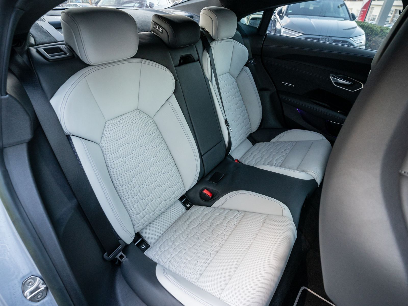 Fahrzeugabbildung Audi RS e-tron GT 440 kW 360 Grad Kam. LED Sportsitze