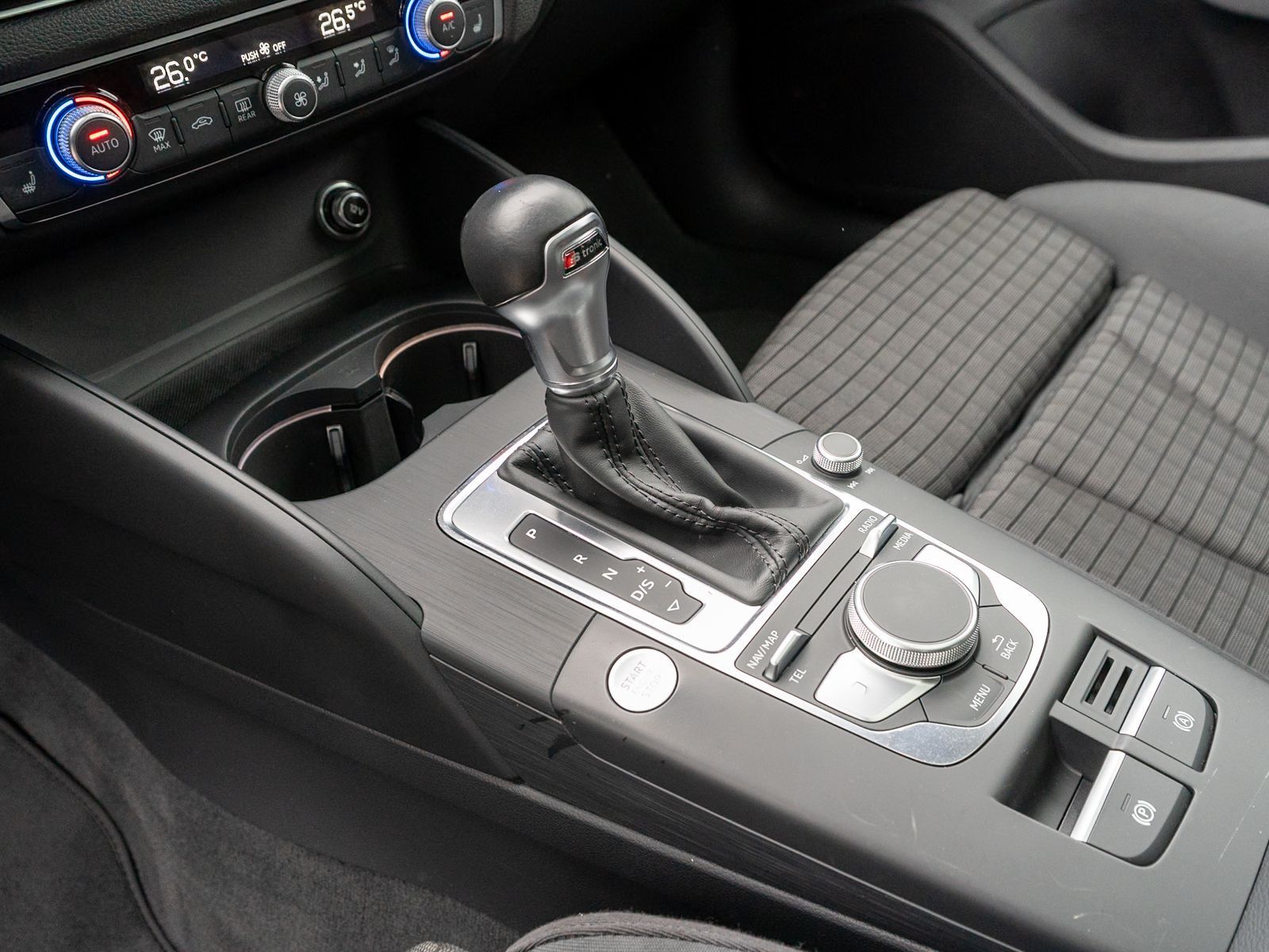 Fahrzeugabbildung Audi A3 Sportback S line 40TFSI quattro Navi Matrix