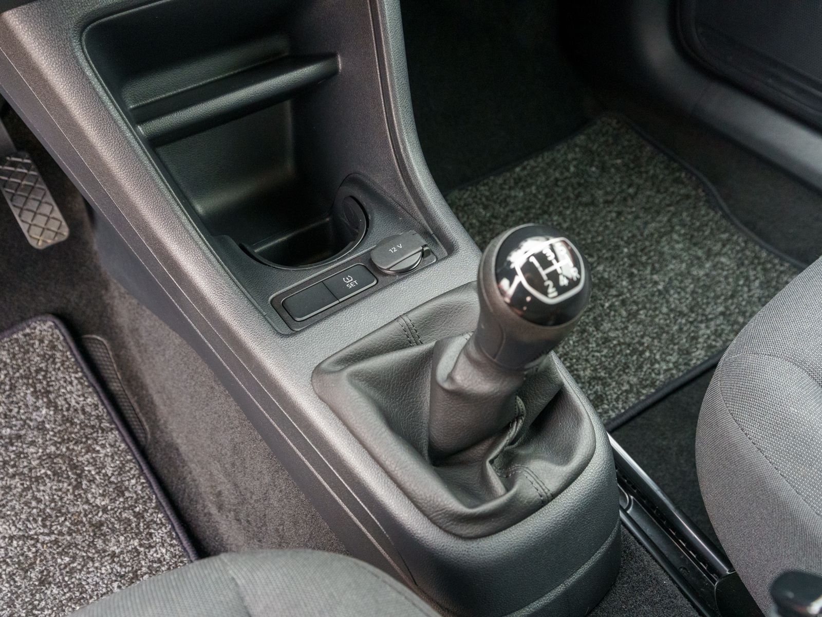 Fahrzeugabbildung Volkswagen up! move up! 1.0 MPI Klimaauto GRA SHZ PDC RFK