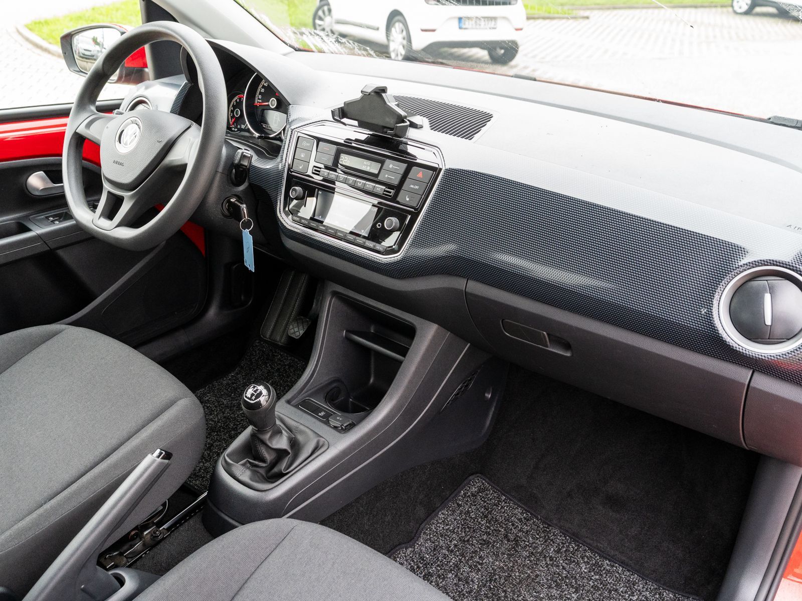 Fahrzeugabbildung Volkswagen up! move up! 1.0 MPI Klimaauto GRA SHZ PDC RFK