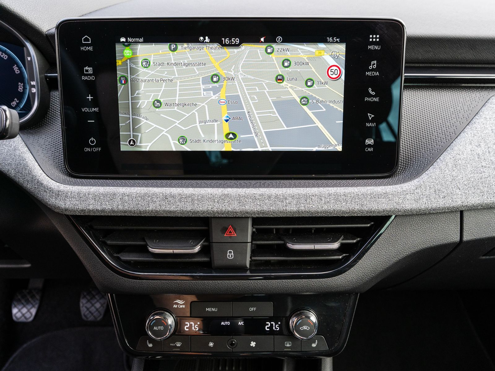 Fahrzeugabbildung SKODA Scala Selection 1.5 TSI Navi LED VC SHZ PDC RFK