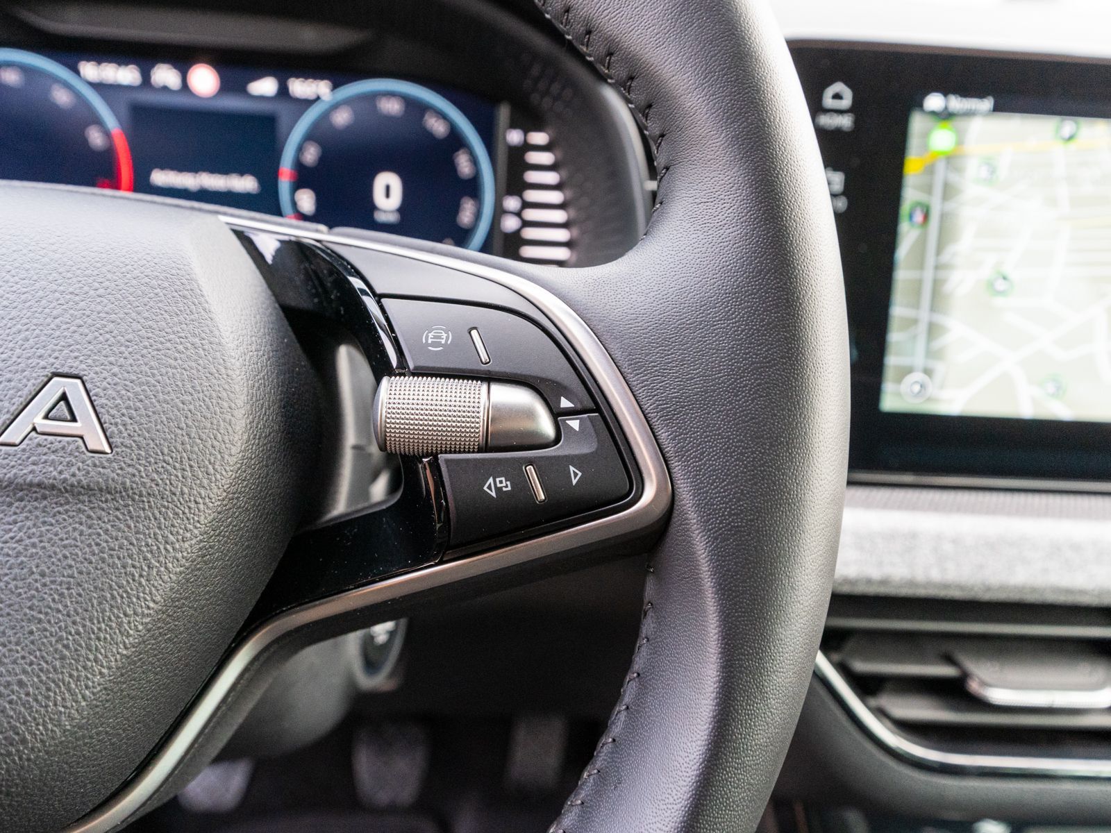 Fahrzeugabbildung SKODA Scala Selection 1.5 TSI Navi LED VC SHZ PDC RFK