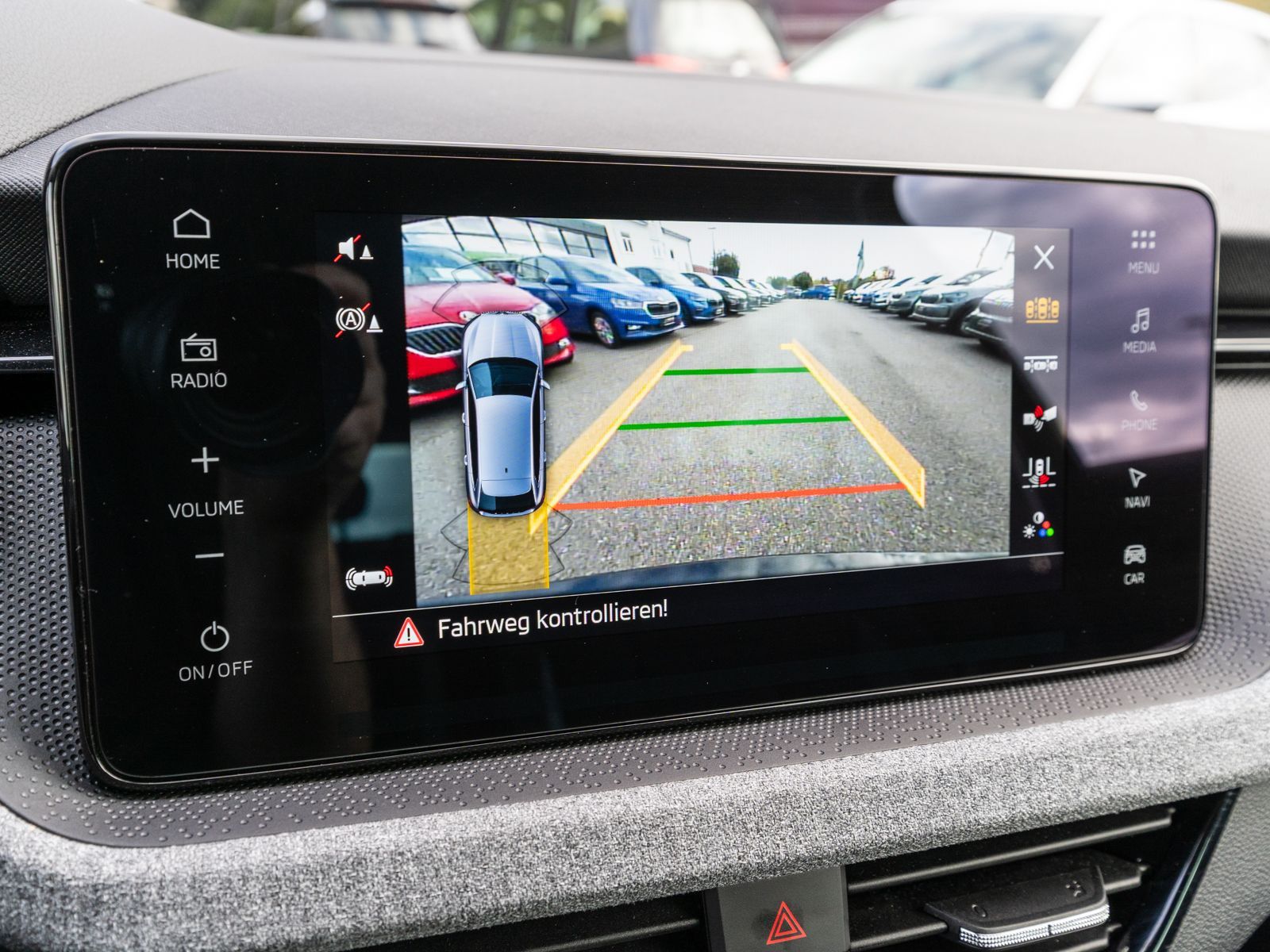 Fahrzeugabbildung SKODA Scala Selection 1.5 TSI Navi LED VC SHZ PDC RFK