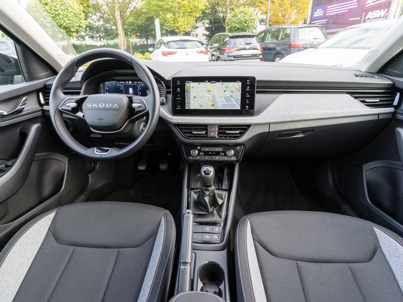 Fahrzeugabbildung SKODA Scala Selection 1.5 TSI Navi LED VC SHZ PDC RFK