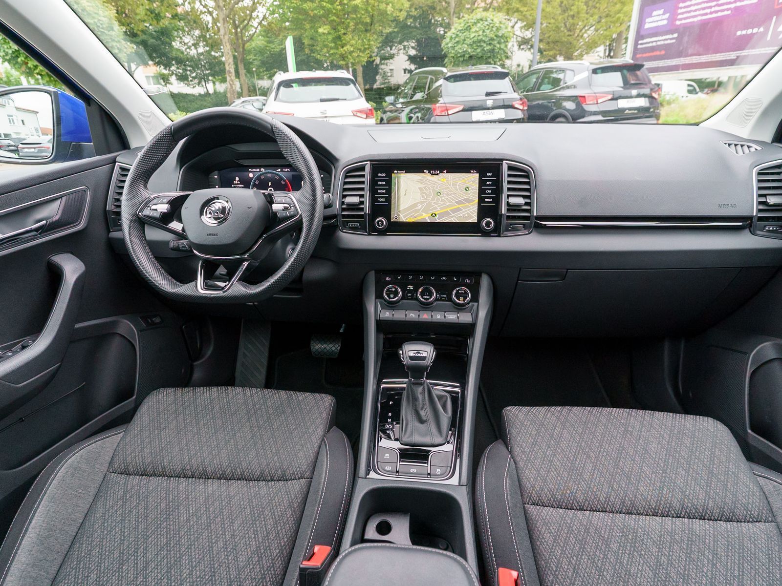 Fahrzeugabbildung SKODA Karoq Style 1.5 TSI DSG Navi LED ACC RFK AHK VC