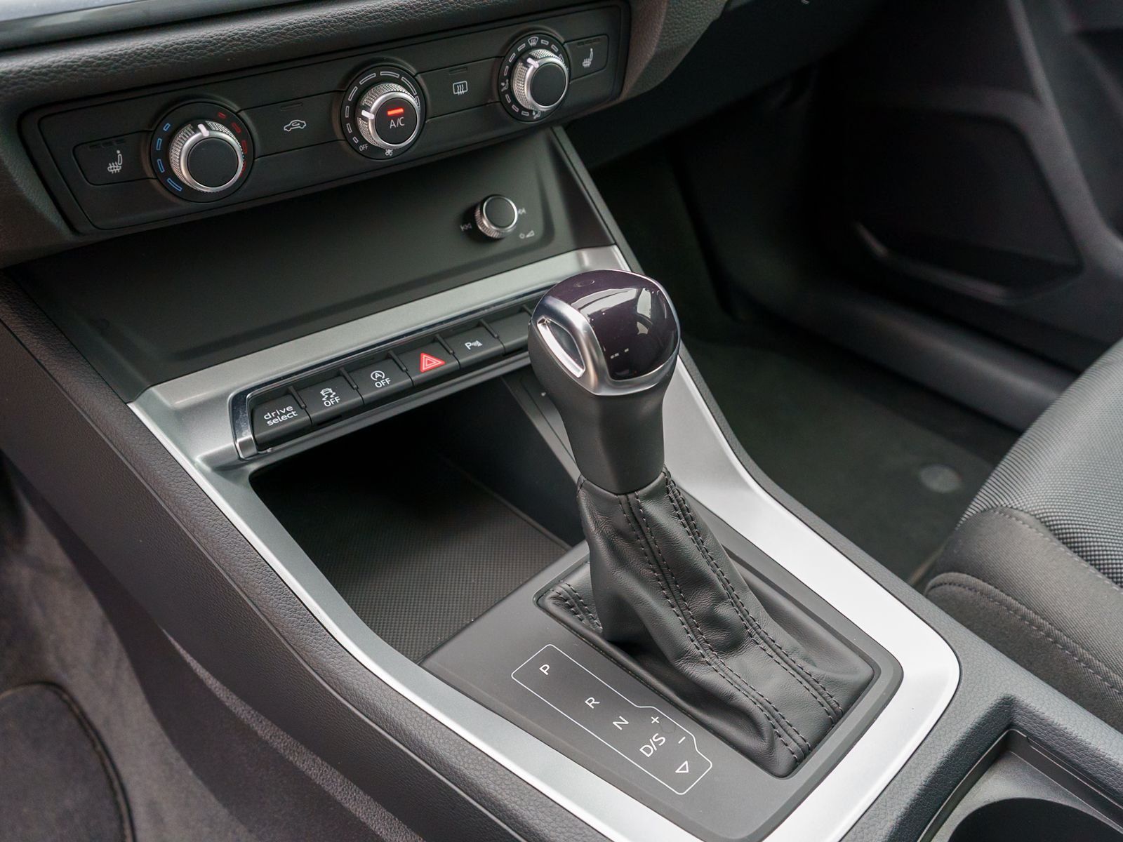 Fahrzeugabbildung Audi Q3 Sportback 40TFSI quattro Stronic Navi LED GRA