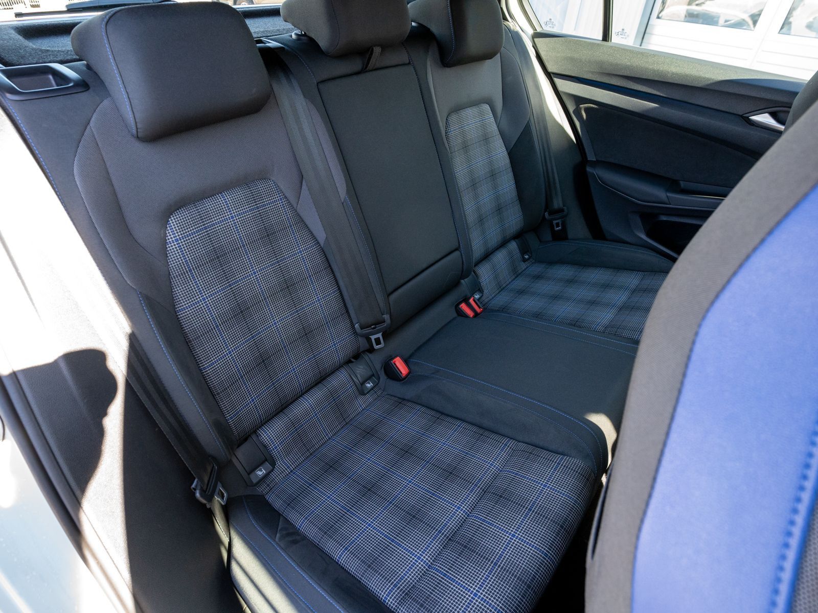 Fahrzeugabbildung Volkswagen Golf GTE 1.4TSI eHybrid DSG LED Navi ACC AHK
