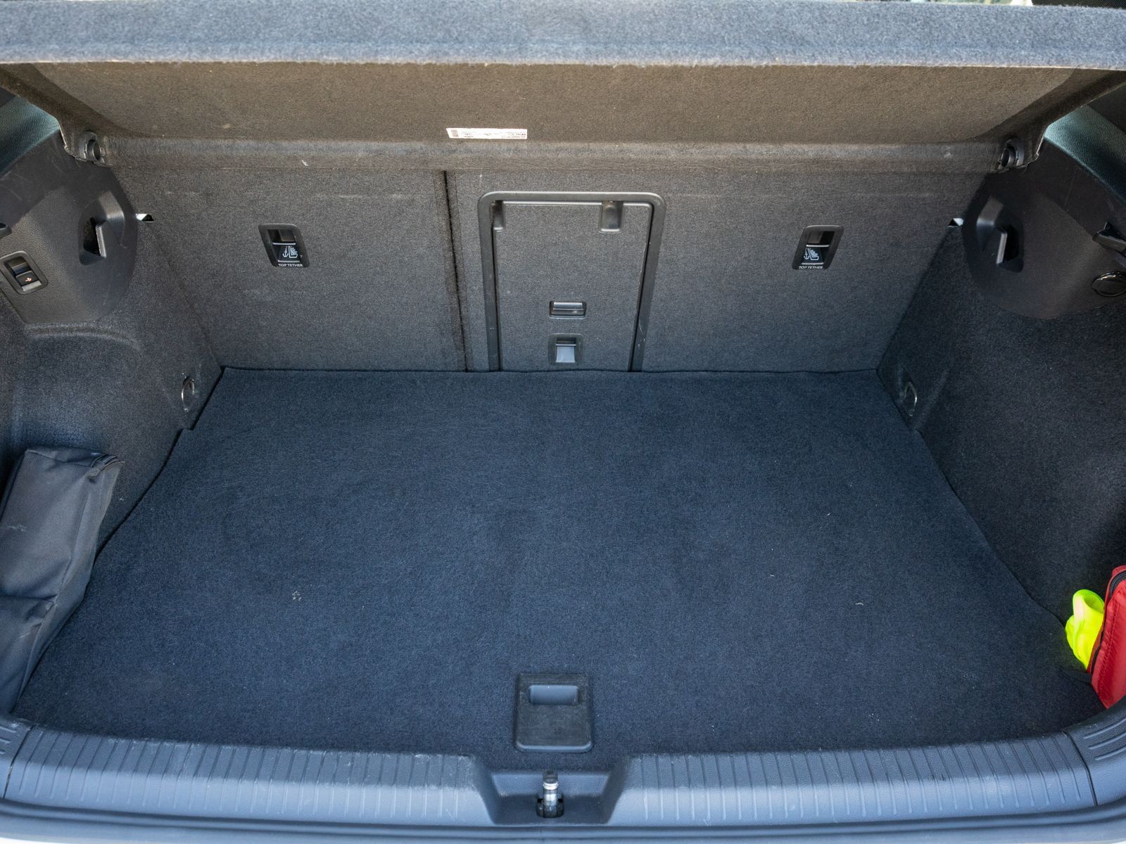 Fahrzeugabbildung Volkswagen Golf GTE 1.4TSI eHybrid DSG LED Navi ACC AHK