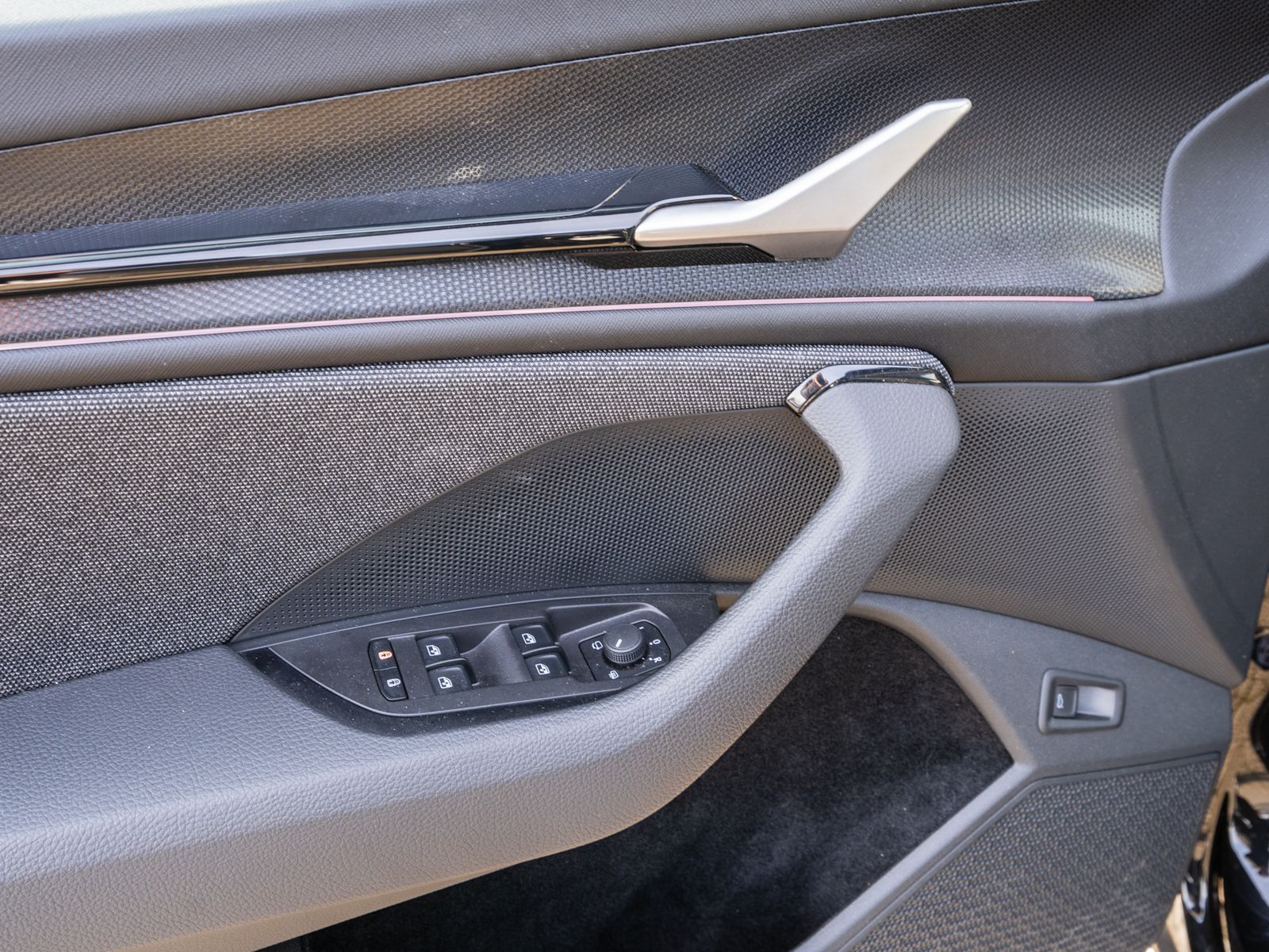 Fahrzeugabbildung SKODA Kodiaq Selection 2.0TDI 4x4 DSG 360° Stdhzg PANO