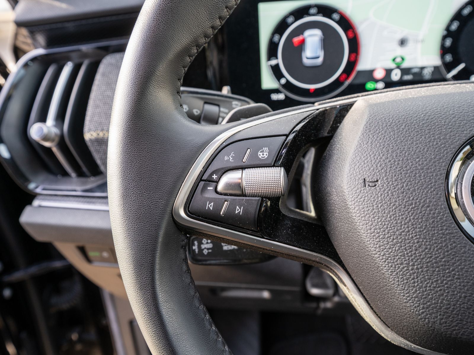 Fahrzeugabbildung SKODA Kodiaq Selection 2.0TDI 4x4 DSG 360° Stdhzg PANO