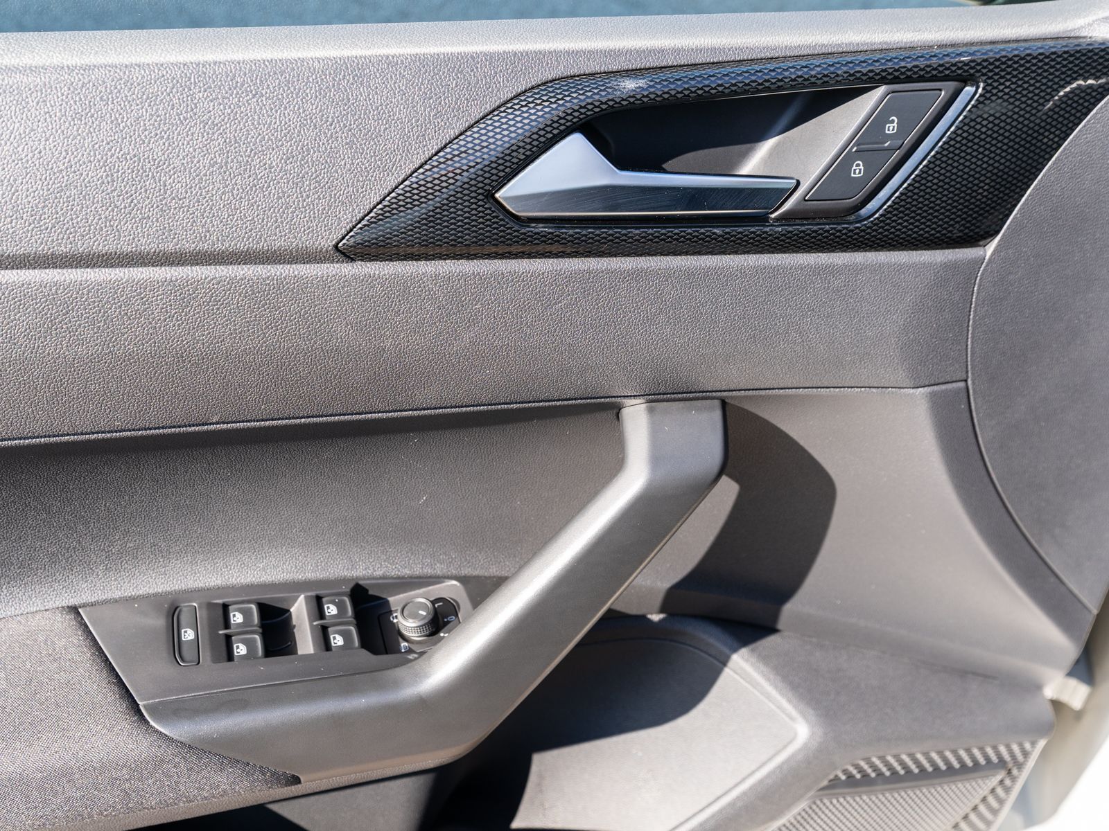 Fahrzeugabbildung Volkswagen Polo Life 1.0 MPI Klima LED VC PDC v/h