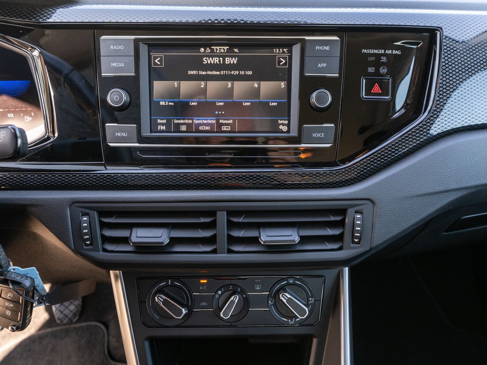 Fahrzeugabbildung Volkswagen Polo Life 1.0 MPI Klima LED VC PDC v/h