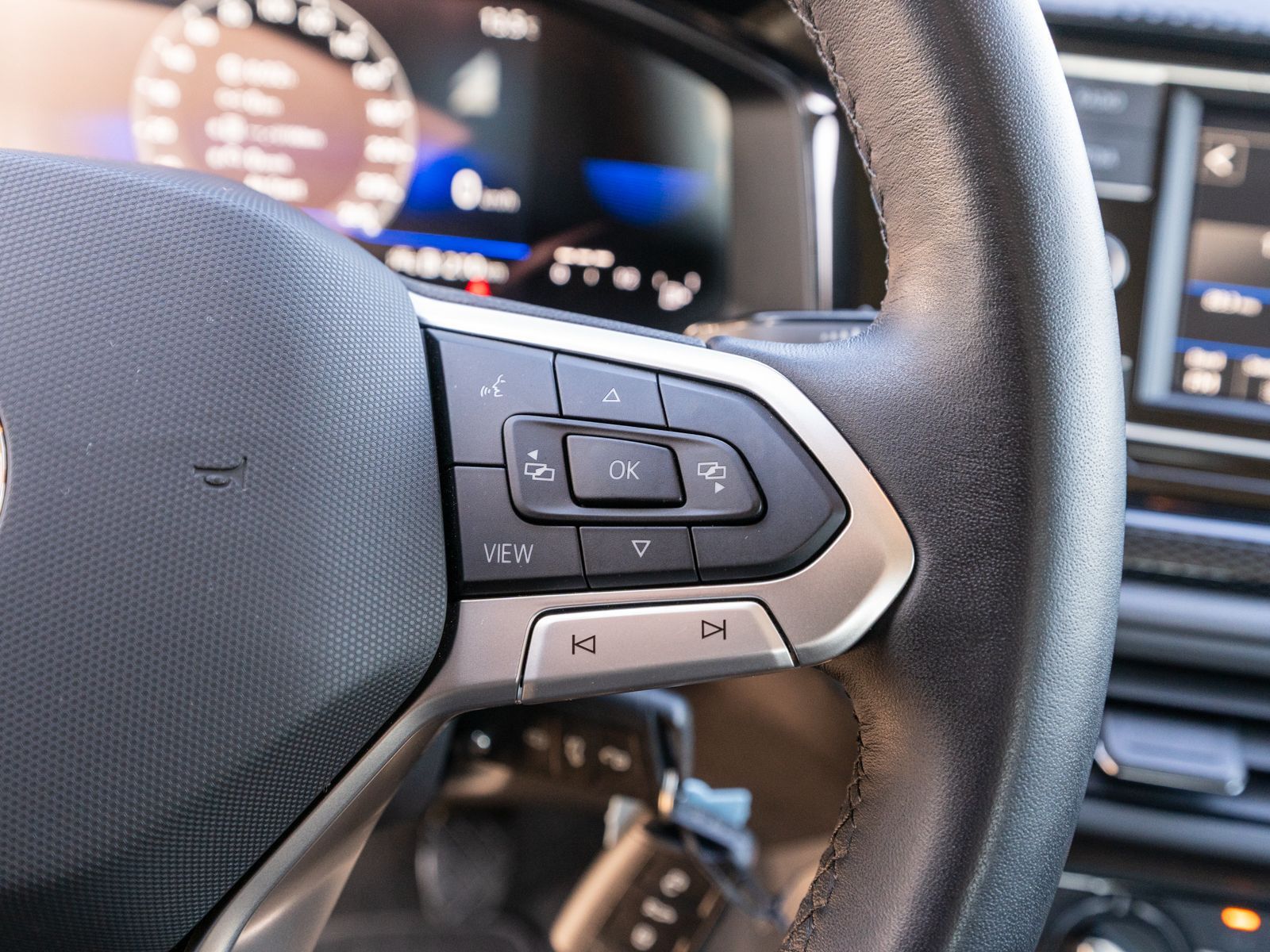 Fahrzeugabbildung Volkswagen Polo Life 1.0 MPI Klima LED VC PDC v/h