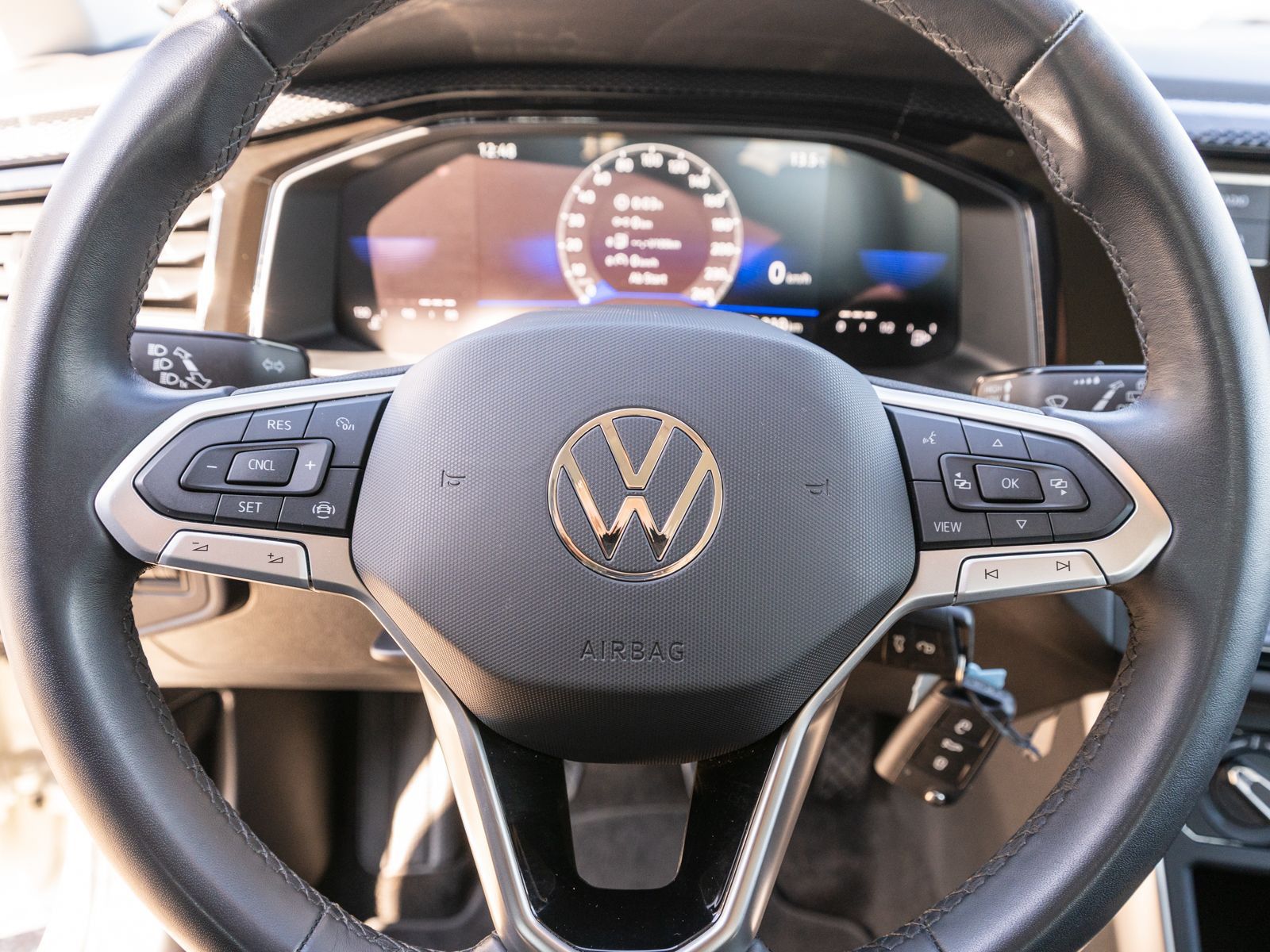 Fahrzeugabbildung Volkswagen Polo Life 1.0 MPI Klima LED VC PDC v/h