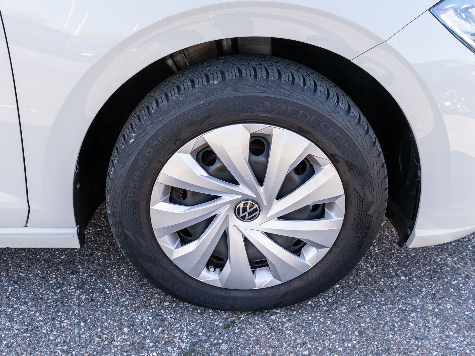 Fahrzeugabbildung Volkswagen Polo Life 1.0 MPI Klima LED VC PDC v/h