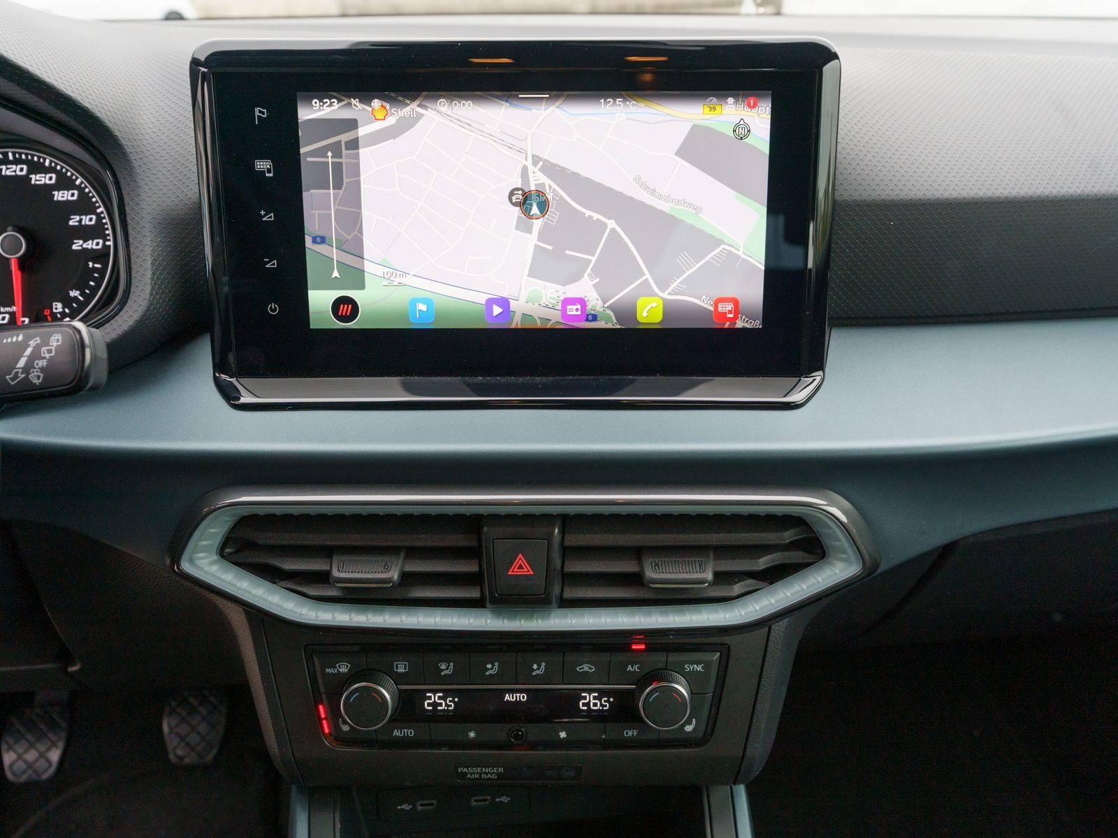 Fahrzeugabbildung SEAT Arona Xperience 1.0TSI Navi LED ACC SHZ PDC AHK