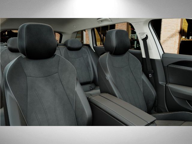 Fahrzeugabbildung Volkswagen Passat Business 1.5 eTSI OPF DSG AHK GJR