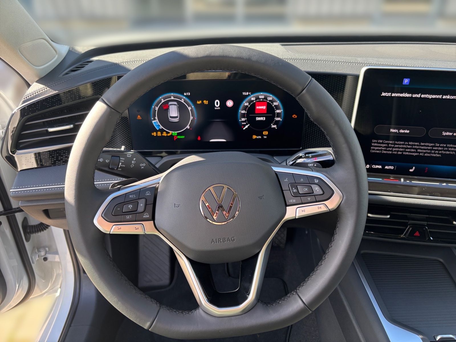 Fahrzeugabbildung Volkswagen Passat Business 1.5 eTSI DSG Navi Kamera SHZ AHK