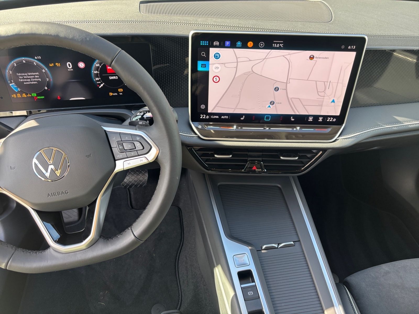 Fahrzeugabbildung Volkswagen Passat Business 1.5 eTSI DSG Navi Kamera SHZ AHK
