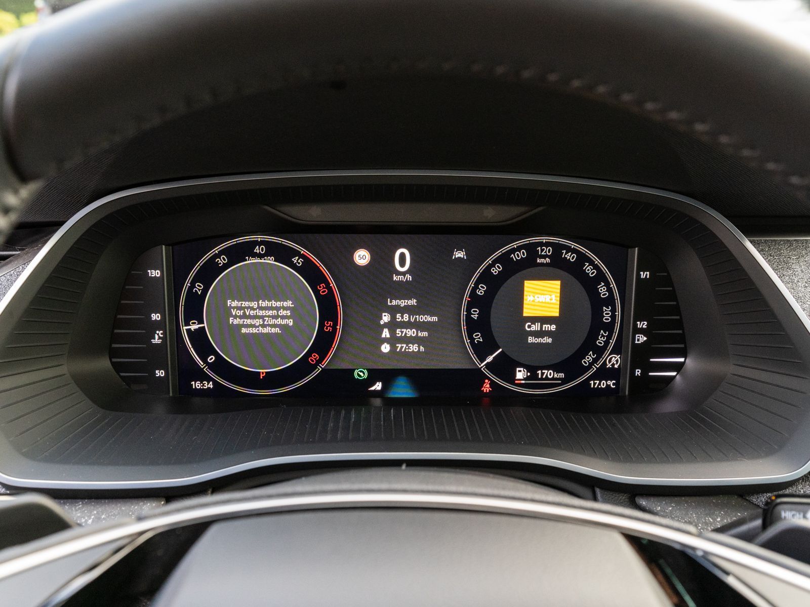 Fahrzeugabbildung SKODA Octavia Combi Selection 2.0TDI DSG Navi HUD 360°