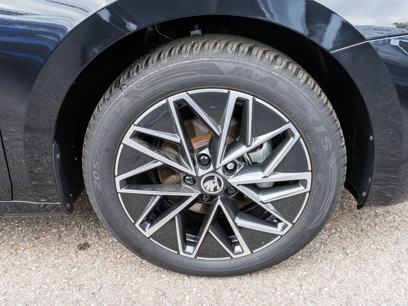 Fahrzeugabbildung SKODA Octavia Combi Selection 2.0TDI DSG Navi HUD 360°