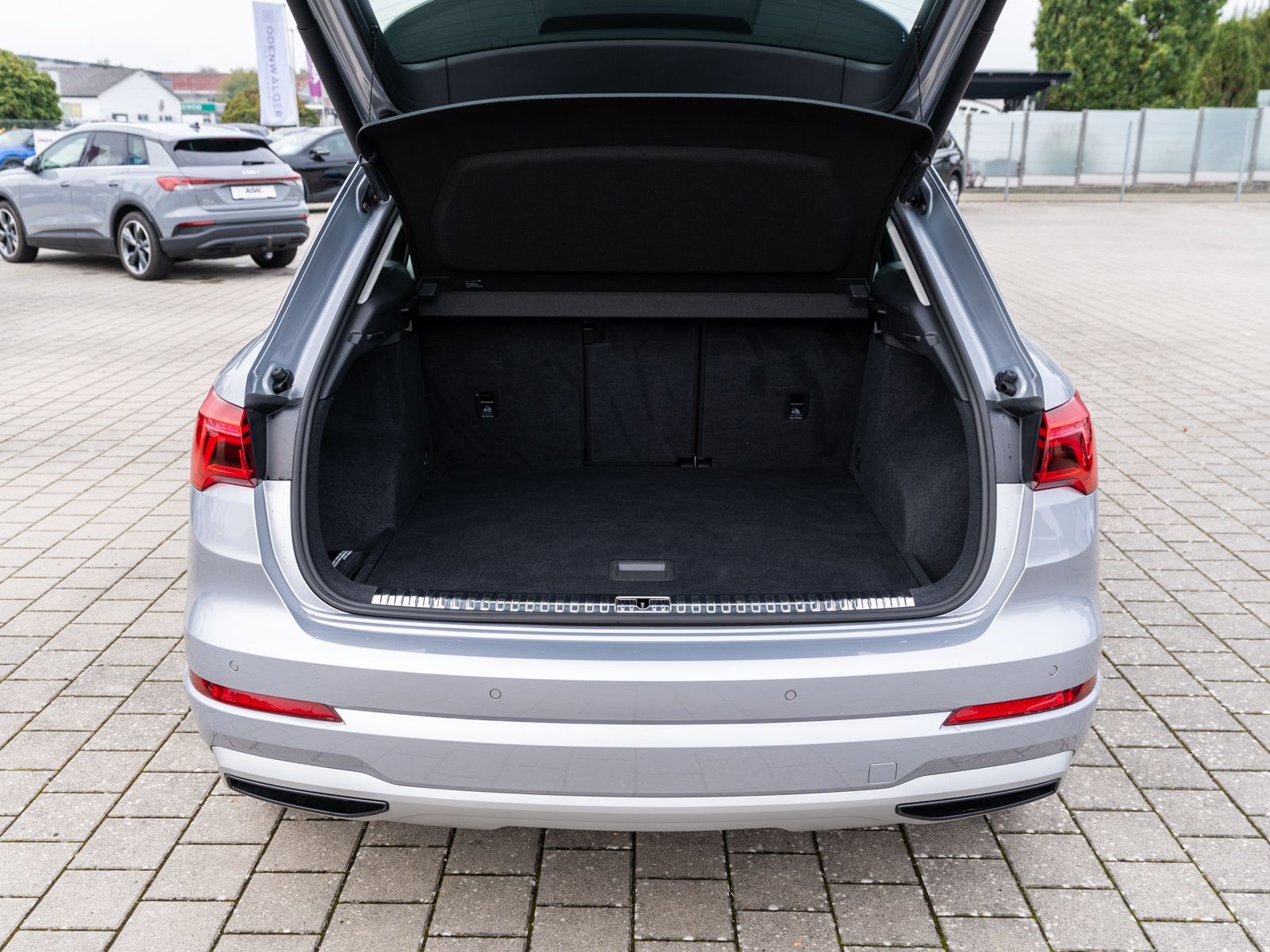 Fahrzeugabbildung Audi Q3 advanced 40TDI quattro Stron LED Navi RFK B&O