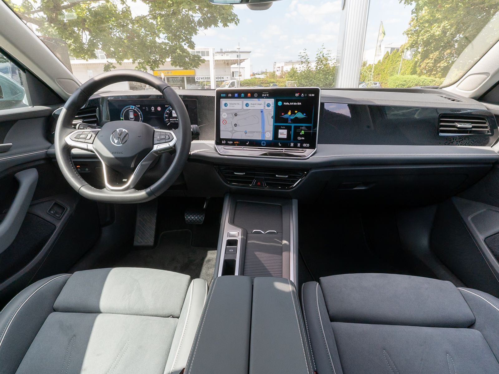 Fahrzeugabbildung Volkswagen Passat Variant Business 1.5 eHybrid DSG LED 360°