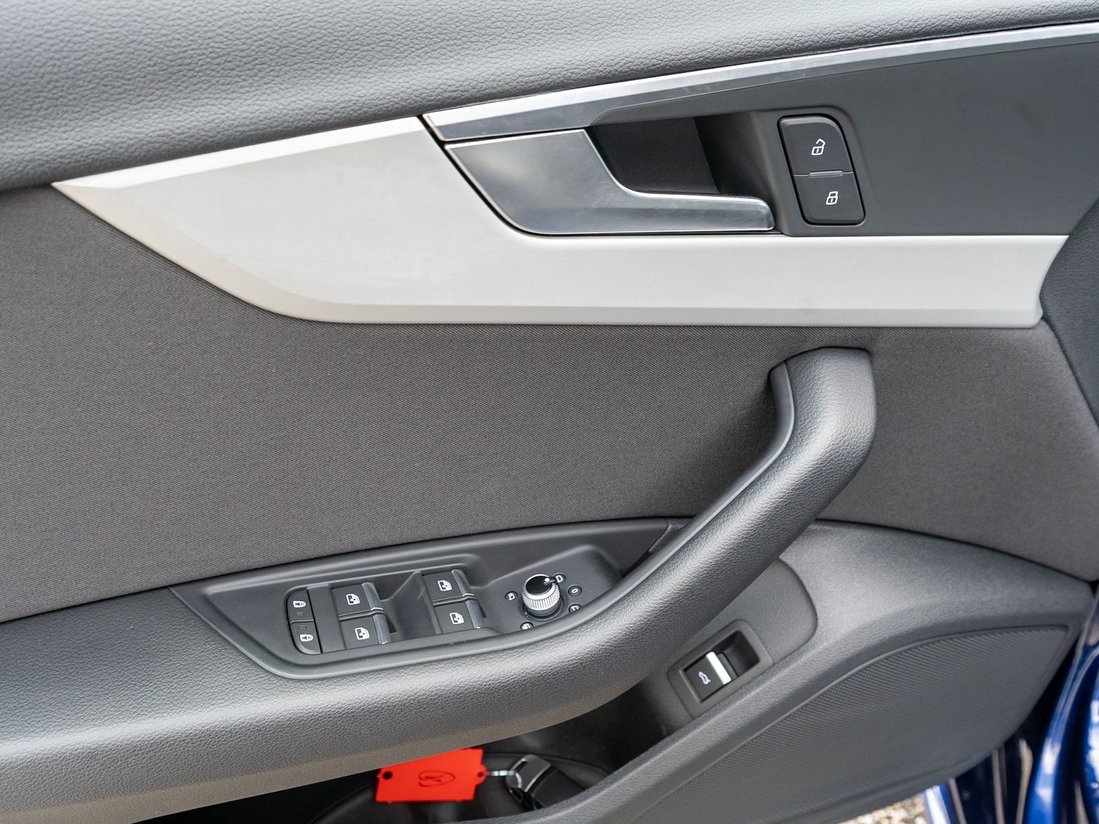 Fahrzeugabbildung Audi A4 Avant advanced 40TDI Stronic LED Navi PDC AHK