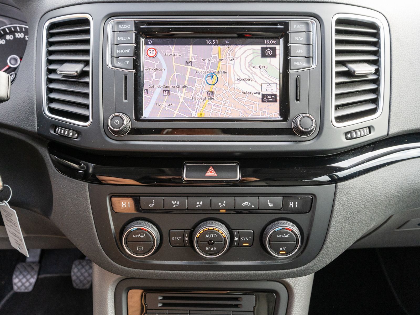 Fahrzeugabbildung SEAT Alhambra Style 1.4 TSI Navi RFK SHZ GRA AHK 7-S