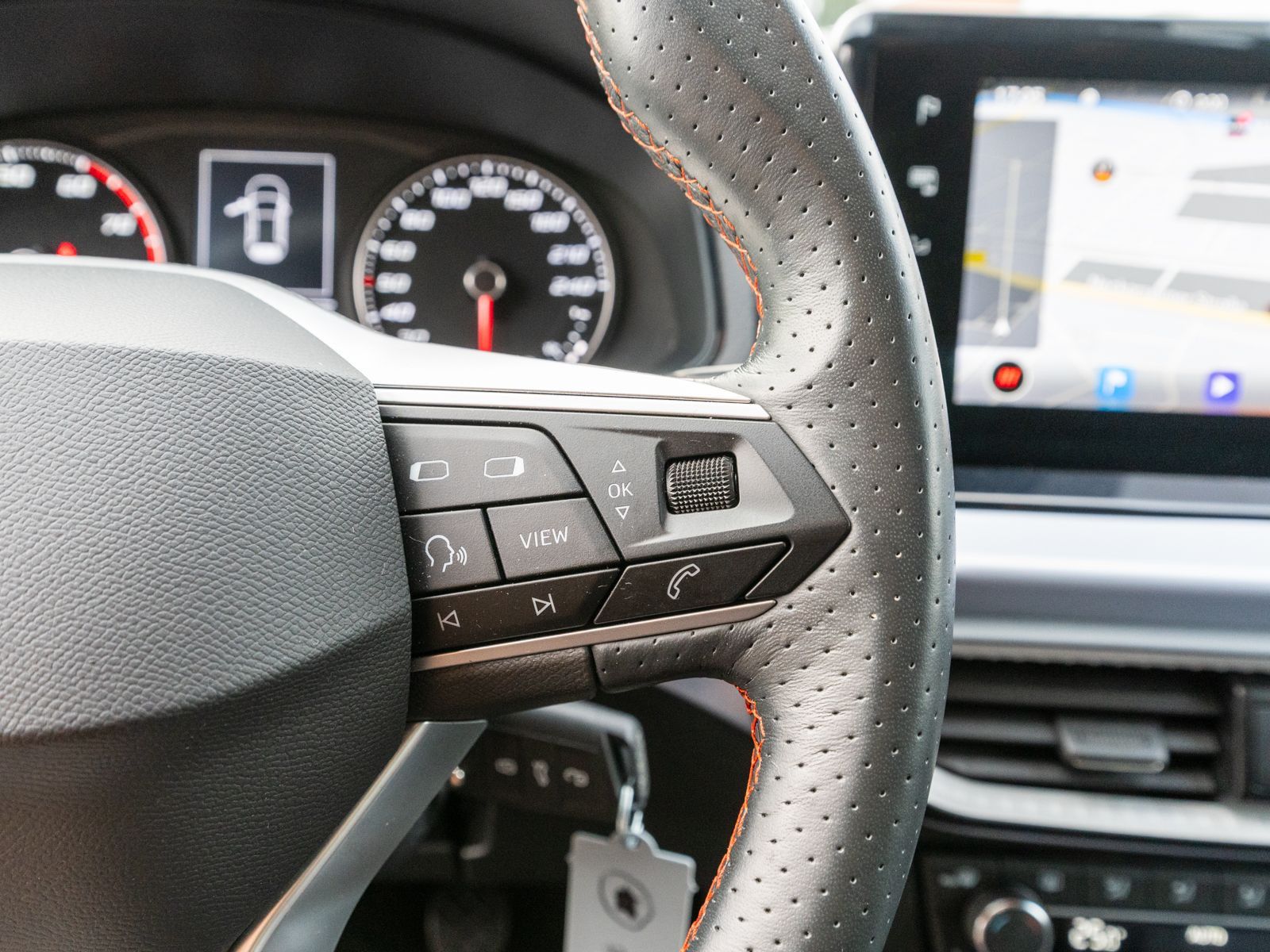 Fahrzeugabbildung SEAT Ibiza FR-Line 1.0 TSI LED Navi PDC SHZ VC GRA