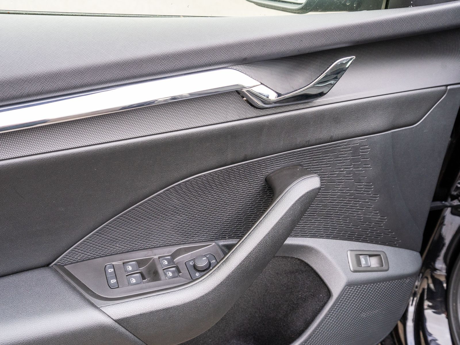 Fahrzeugabbildung SKODA Octavia Combi First Edition 1.5 TSI LED RFK HUD