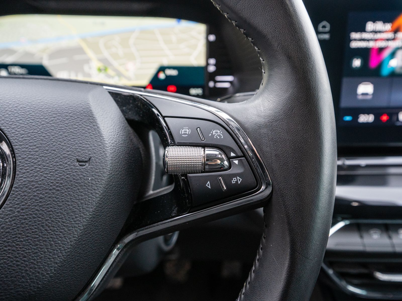 Fahrzeugabbildung SKODA Octavia Combi First Edition 1.5 TSI LED RFK HUD