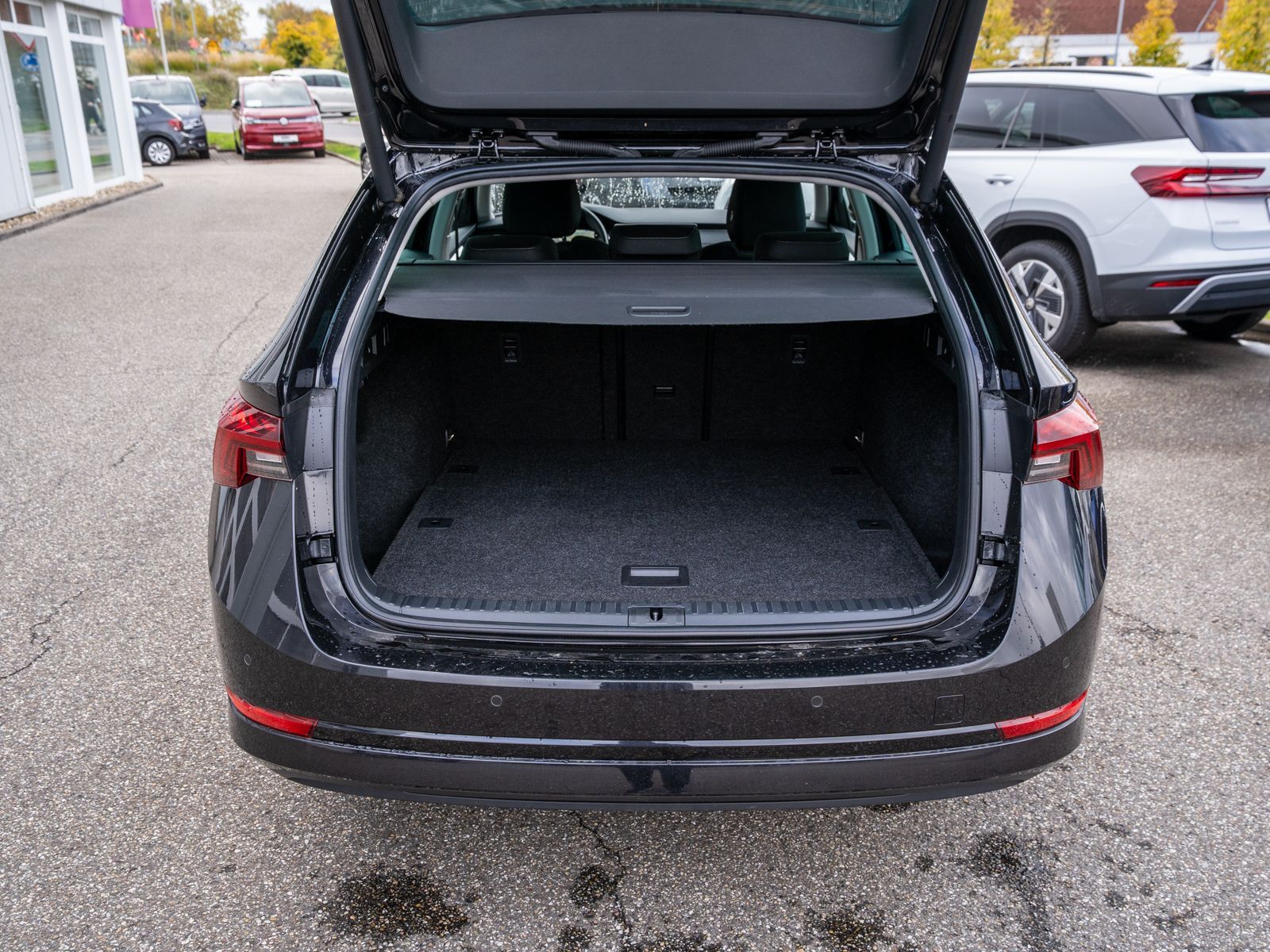 Fahrzeugabbildung SKODA Octavia Combi First Edition 1.5 TSI LED RFK HUD