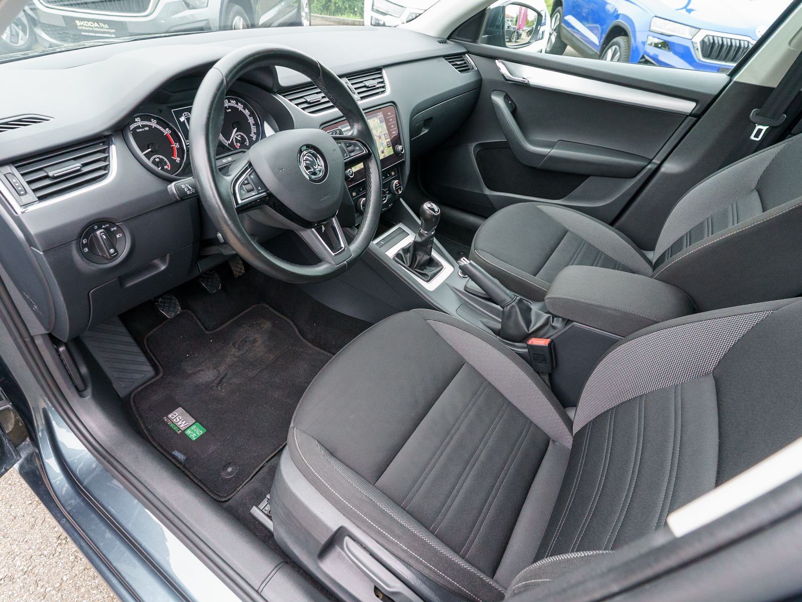 Fahrzeugabbildung SKODA Octavia Combi Ambition 1.4 TSI LED Navi PDC AHK