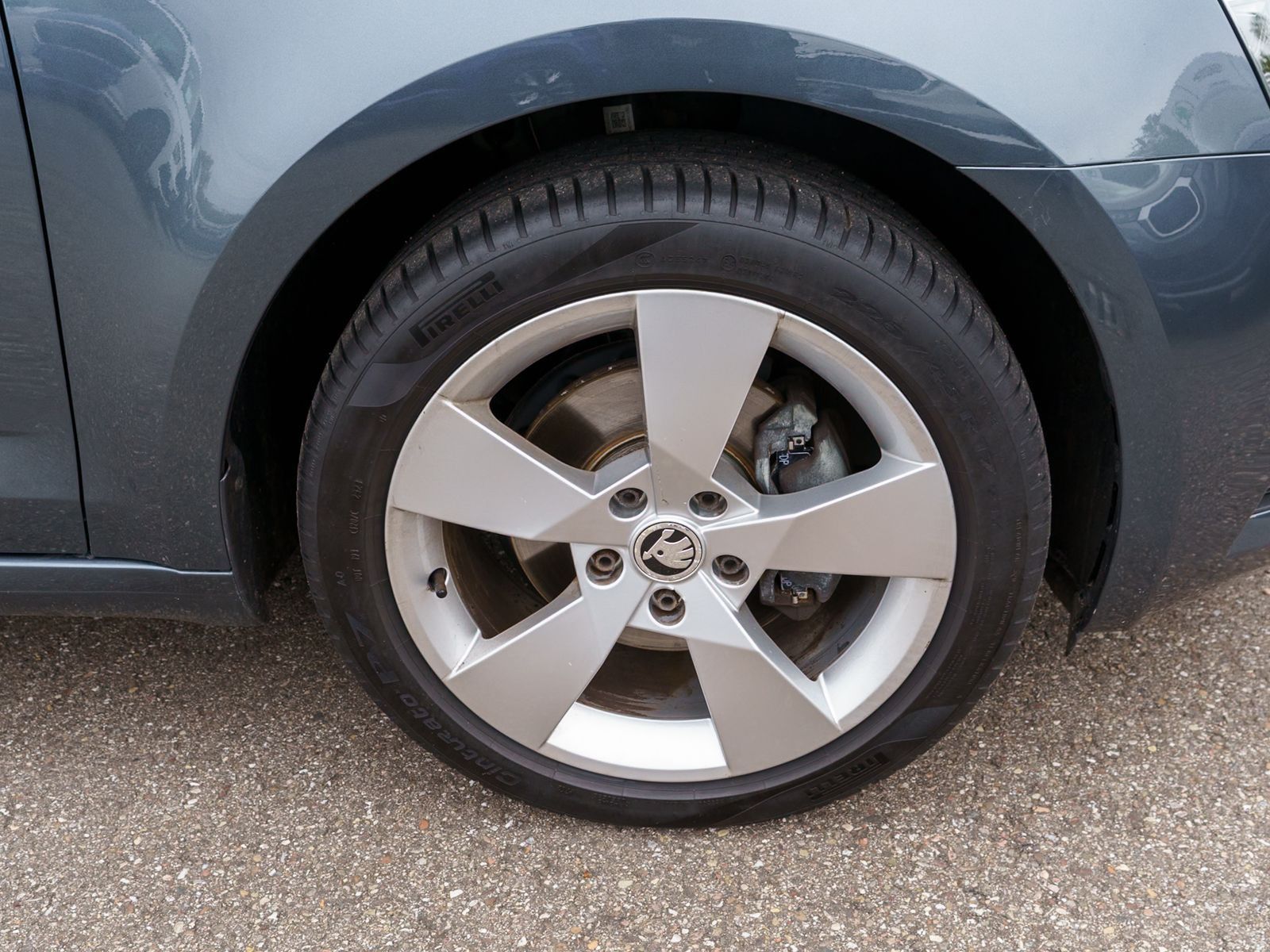 Fahrzeugabbildung SKODA Octavia Combi Ambition 1.4 TSI LED Navi PDC AHK