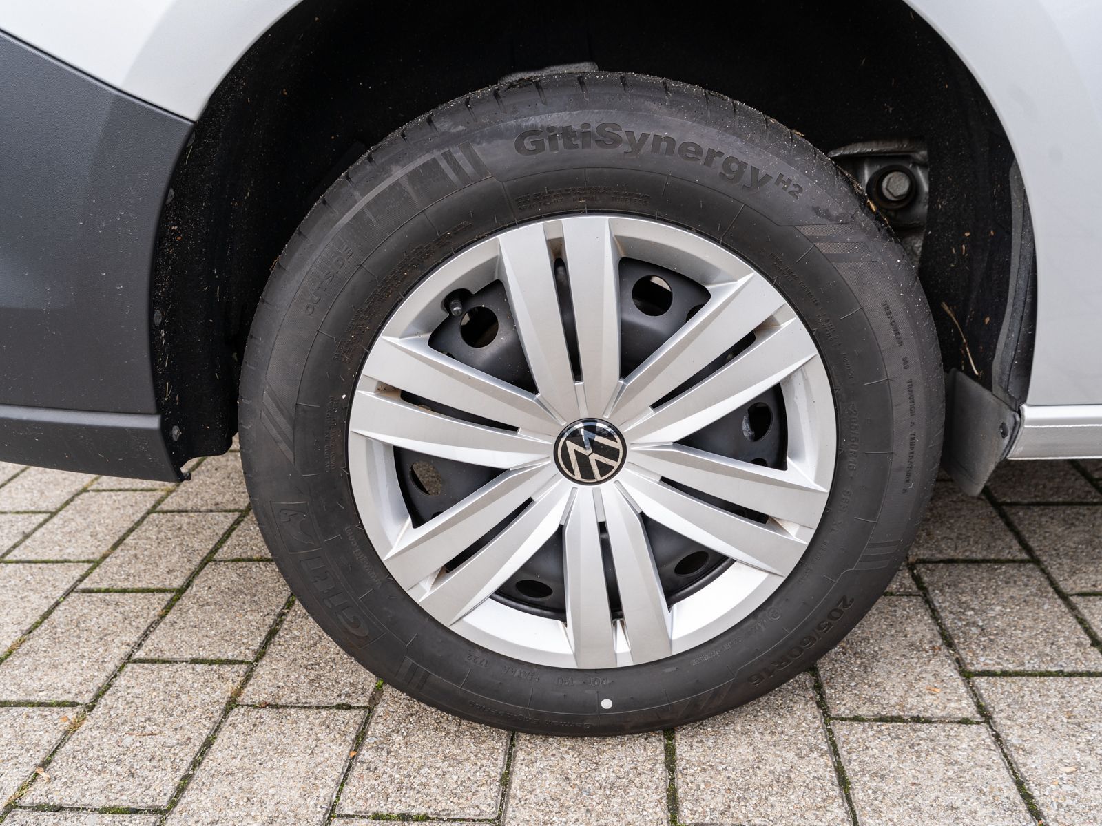 Fahrzeugabbildung Volkswagen Caddy Cargo 1.5 TSI Klimaauto PDC v/h DAB+