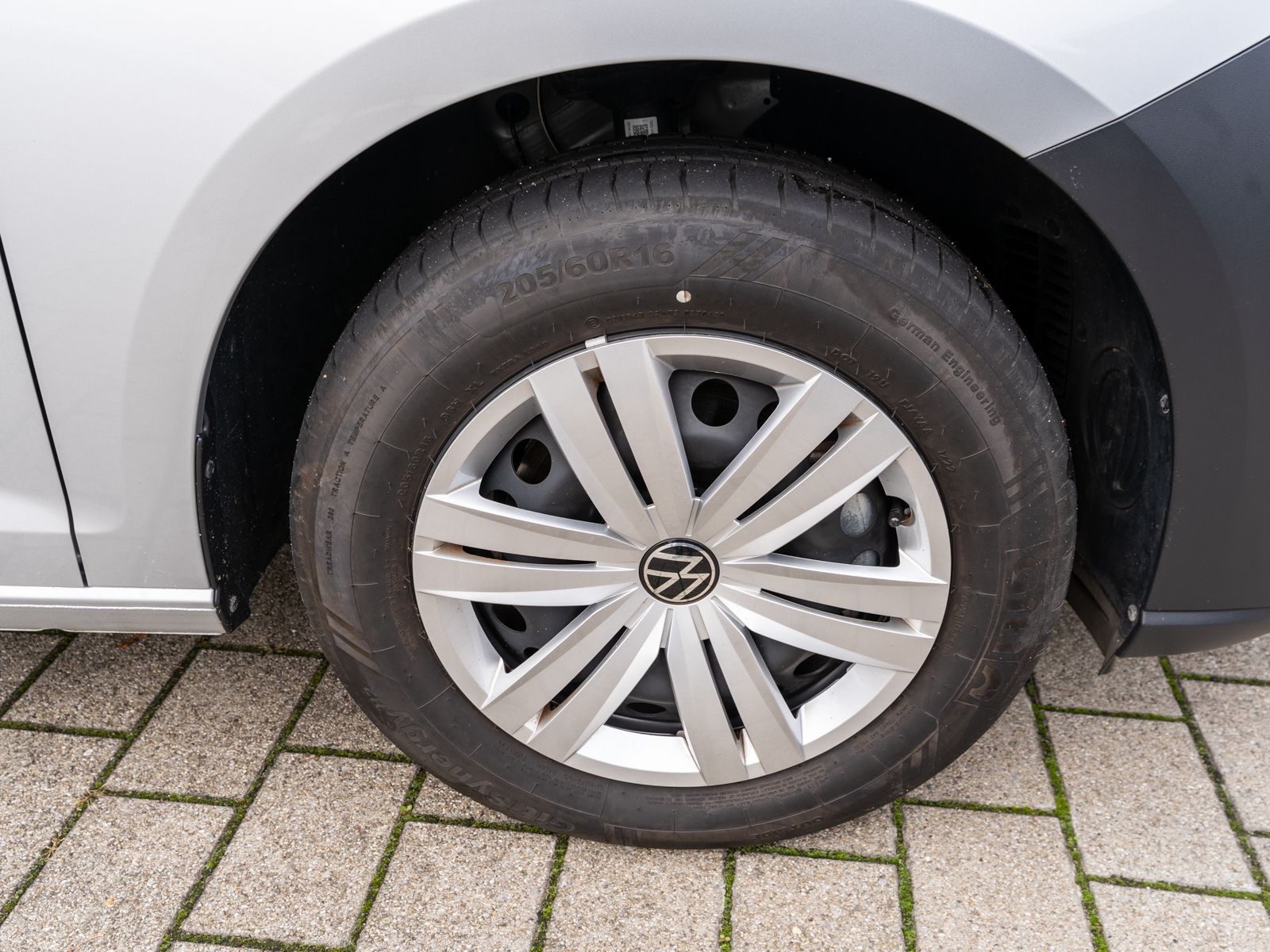 Fahrzeugabbildung Volkswagen Caddy Cargo 1.5 TSI Klimaauto PDC v/h DAB+